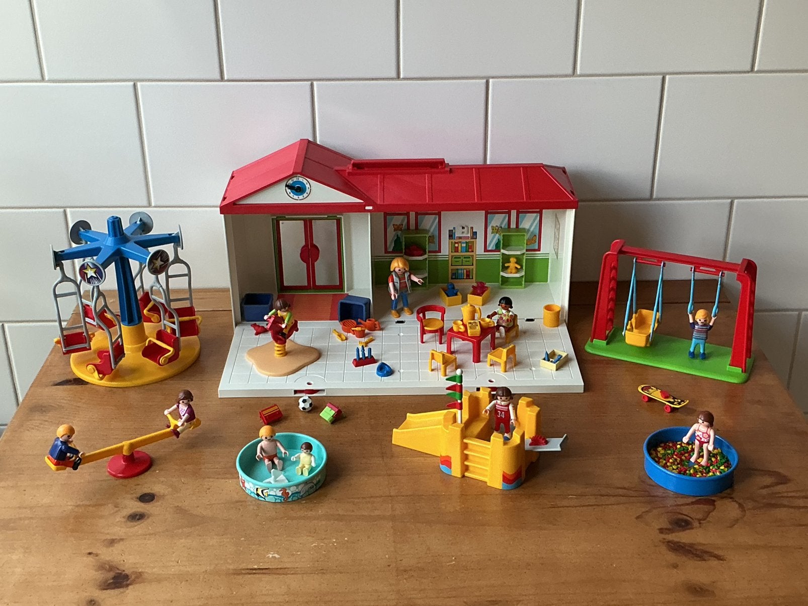 PLAYMOBIL UITGEBREIDE MEENEEM KINDEROPVANG 🛝🪁 SUPERSET !!, Ophalen of Verzenden, Gebruikt