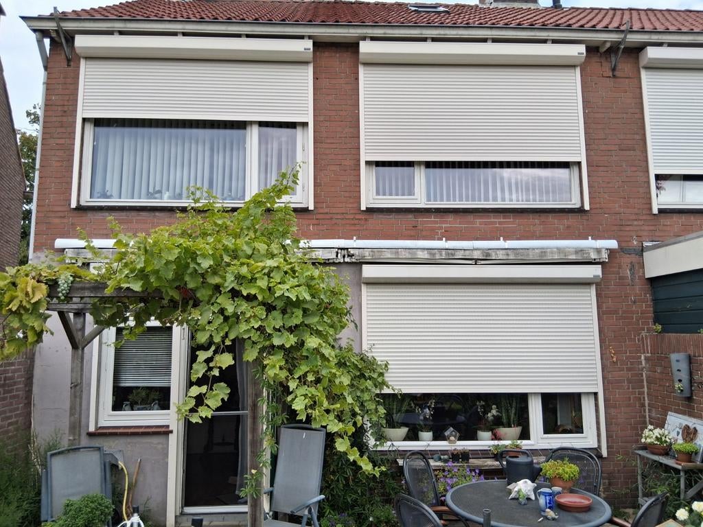 5 rolluiken, 3 elektrisch en 2 handbediend, Doe-het-zelf en Verbouw, Rolluiken, Ophalen, 200 cm of meer, 200 cm of meer