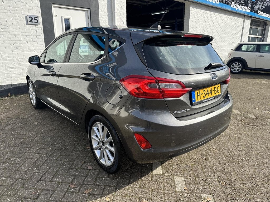 Ford Fiesta 1.0 EcoBoost Titanium /5 drs/camera/Nieuwe apk b, Voorwielaandrijving, Stof, Gebruikt, Euro 6
