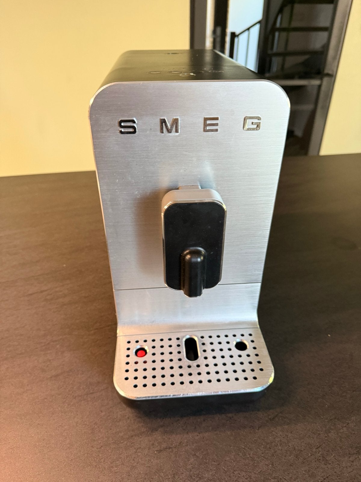 Defecte SMEG BCC11 Koffiemachine - Voor onderdelen/reparatie, Ophalen, Niet werkend, Koffiemachine, Koffiebonen