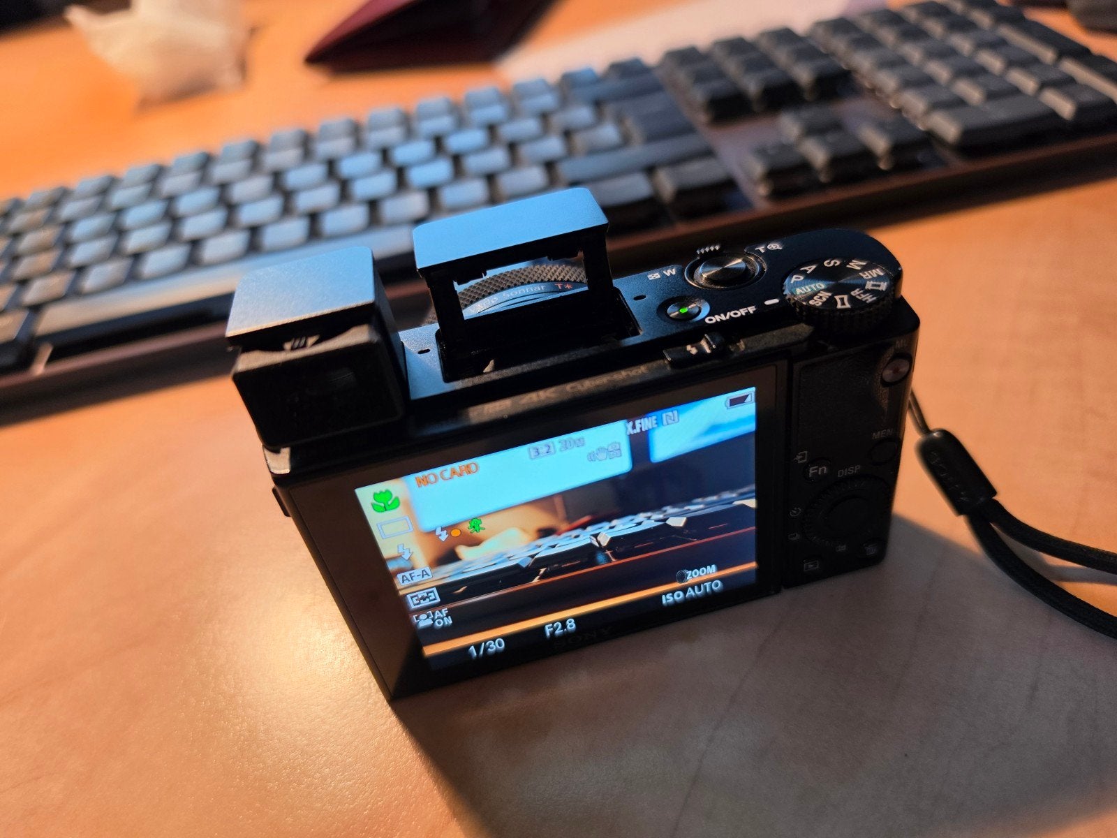 Sony RX100 v7, Accu, Ophalen of Verzenden, Zo goed als nieuw, Compactcamera