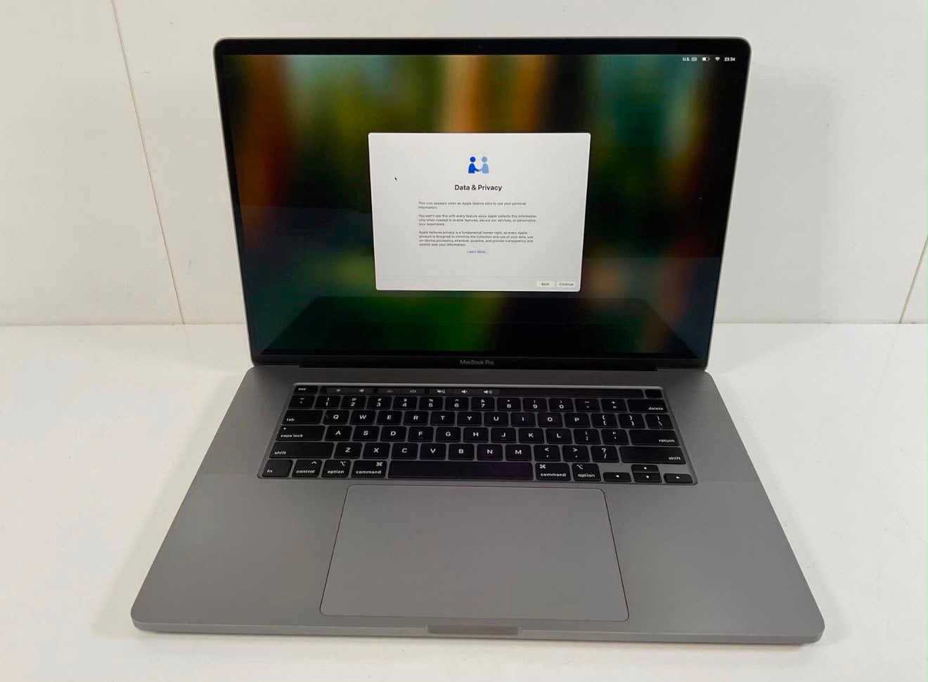 Apple MacBook Pro 16", 2 tot 3 Ghz, 8 GB, 512 GB, Zo goed als nieuw