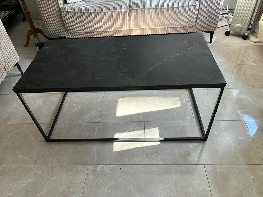 Salontafel met marmerlook blad en metalen onderstel, Huis en Inrichting, Tafels | Salontafels, Ophalen, 100 tot 150 cm, 50 tot 100 cm
