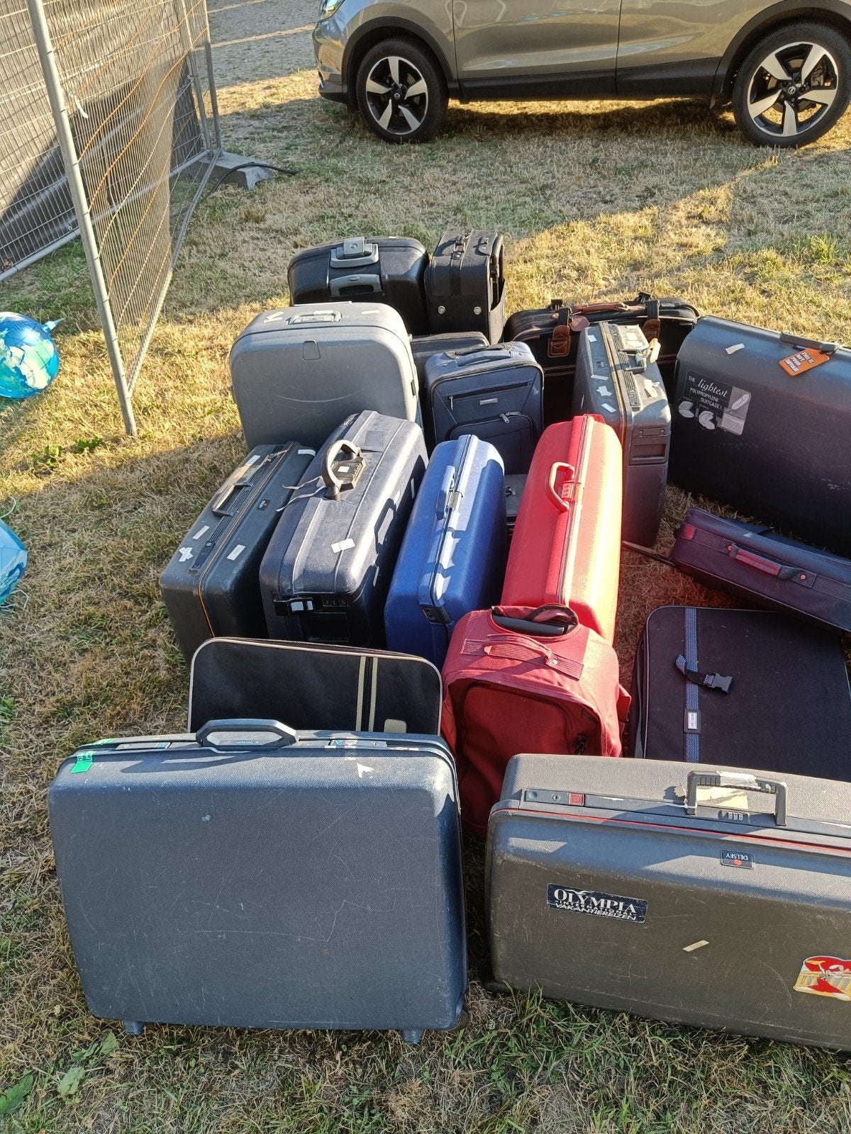 Gratis af te halen: Diverse reiskoffers, Ophalen, Overige materialen, Gebruikt, 70 cm of meer