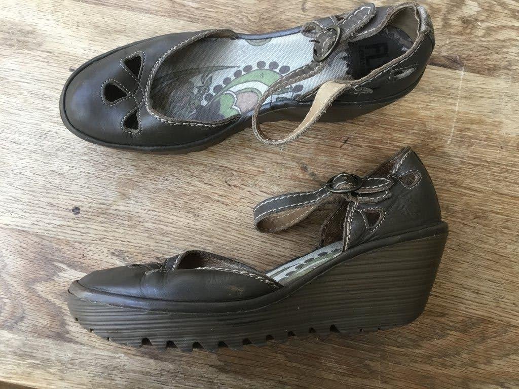 Mt 39 Fly London Yuna olijf groene sleehak pumps schoenen, Kleding | Dames, Pumps, Ophalen of Verzenden, Fly London, Gedragen