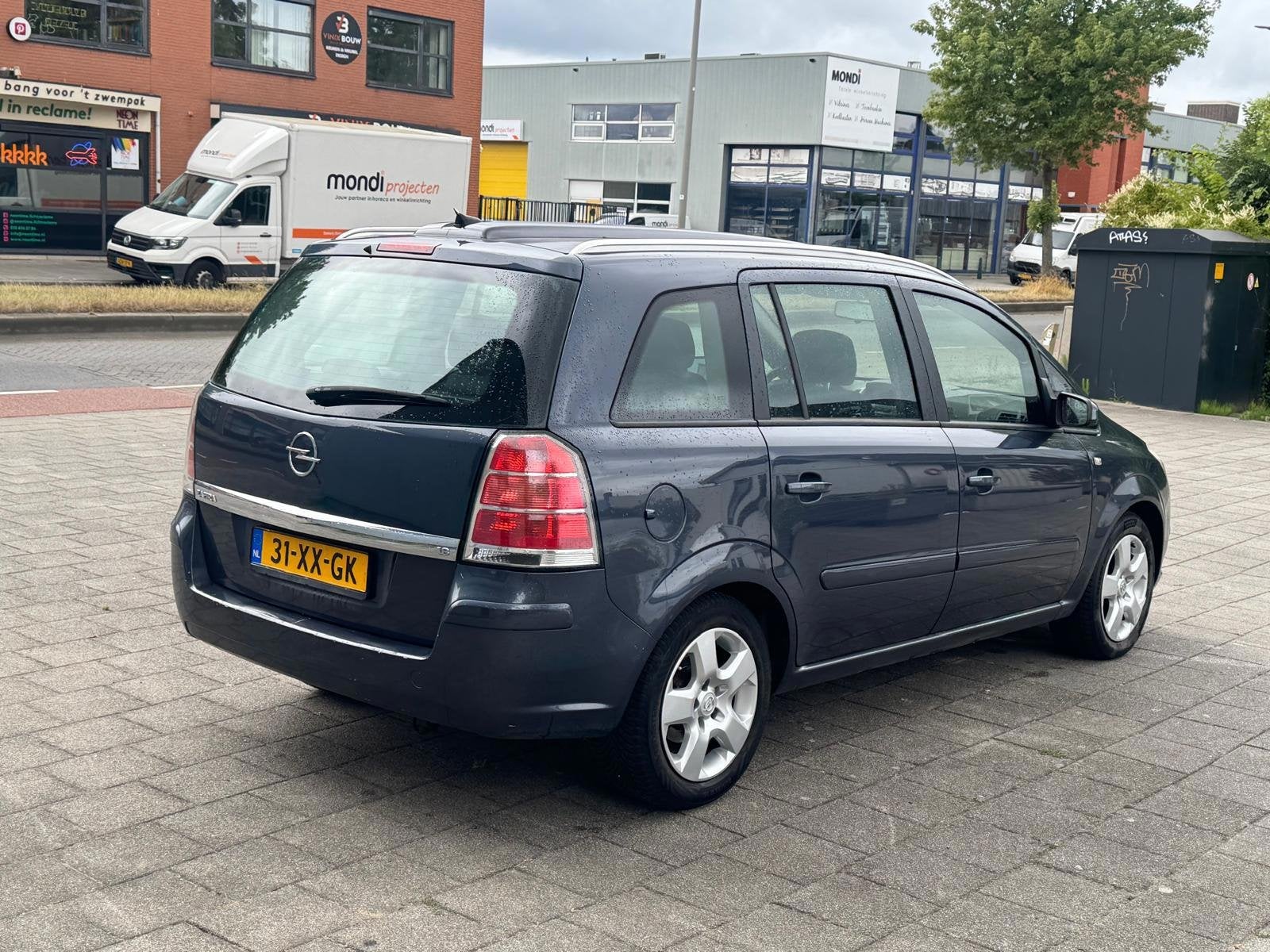 Opel Zafira 1.8 Temptation/Automaat/nieuwe apk/navigatie/km, Auto's, Gebruikt, 4 cilinders, Navigatiesysteem, Origineel Nederlands