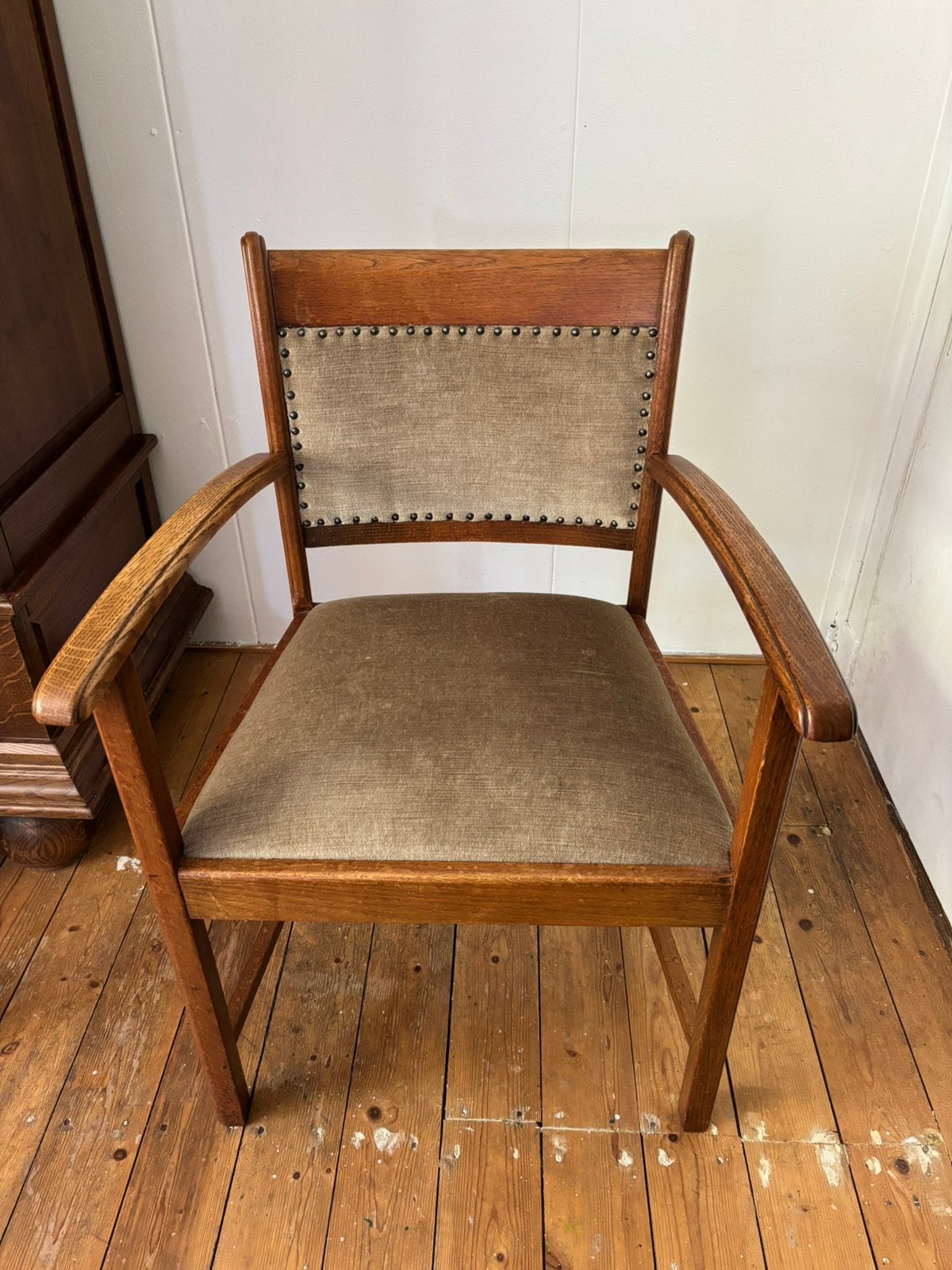 Antieke houten stoel, Ophalen