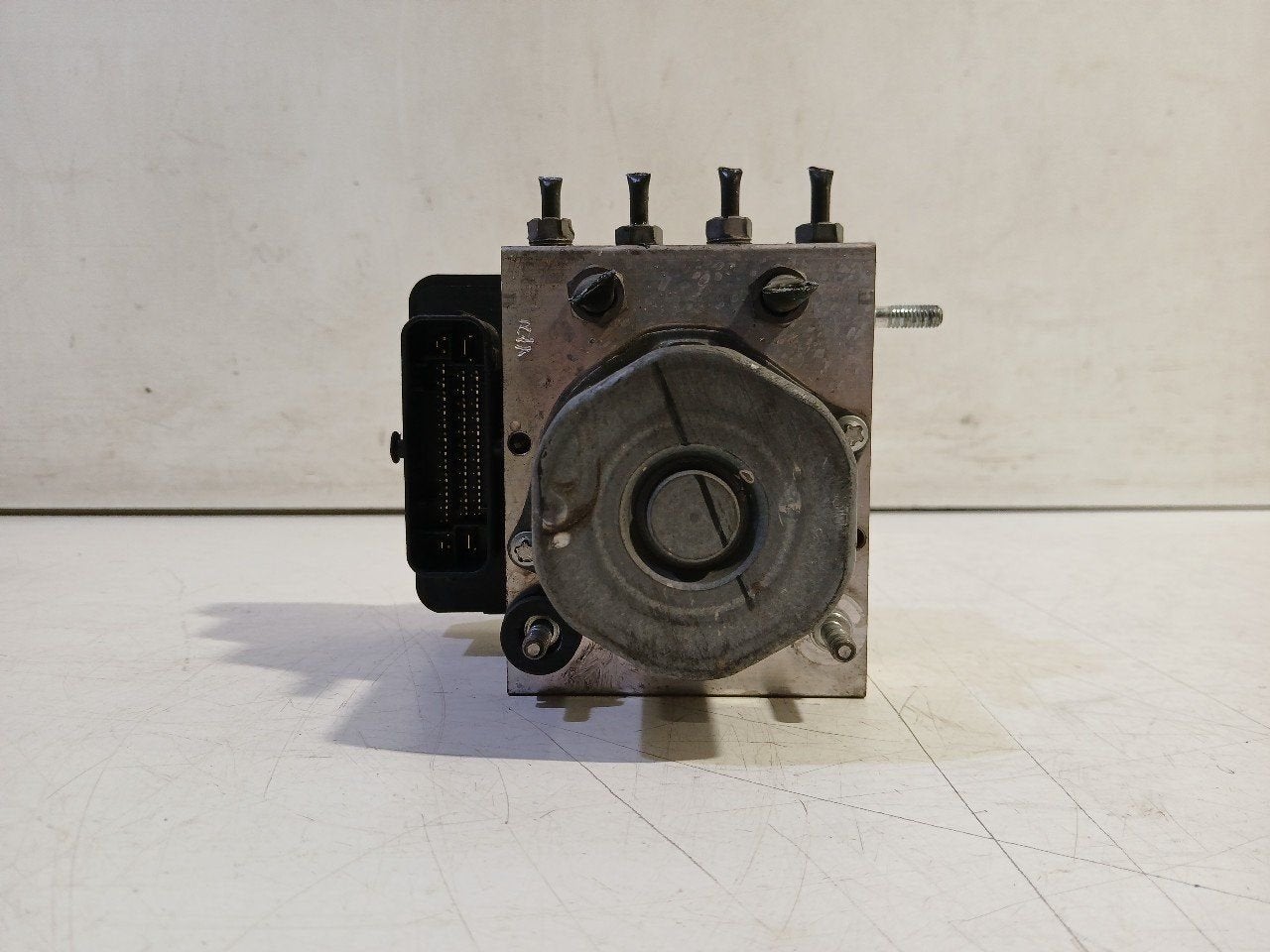 Abs pomp Ford Transit, Onderdelen@venauto.nl, Van der Ven Autorecycling B.V., Gebruikt, Ettenseweg 76, 4706 PB Roosendaal, The Netherlands