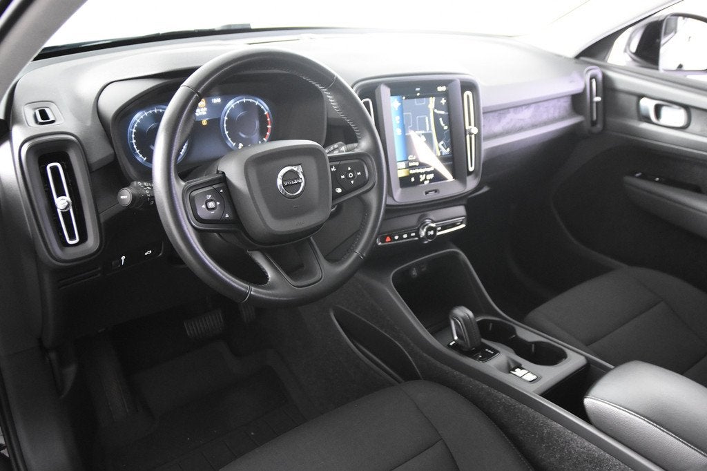 Volvo XC40 1.5 T2 Momentum Core *1ste Eigenaar*Navigatie*Cam, Auto's, Volvo, Gebruikt, Zwart, Bedrijf, SUV of Terreinwagen