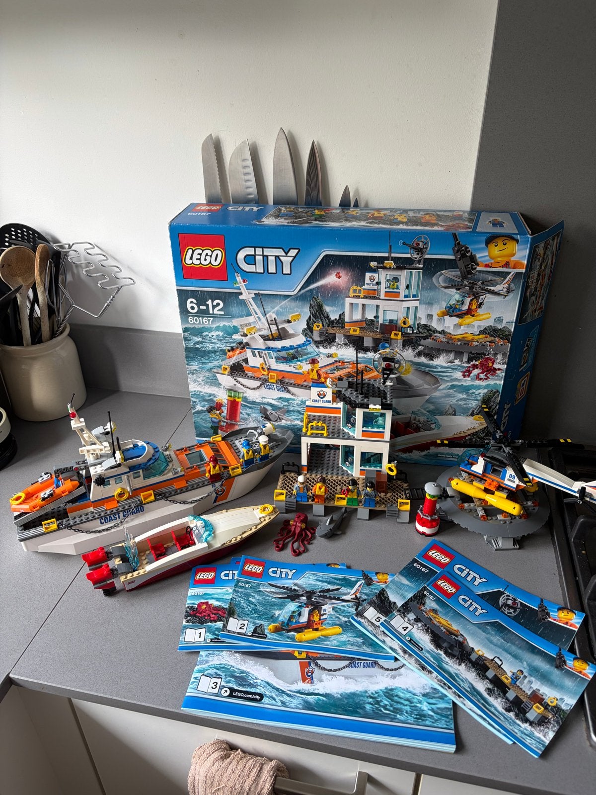 LEGO City Coast Guard Hoofdkwartier 60167, Ophalen of Verzenden, Zo goed als nieuw, Overige merken