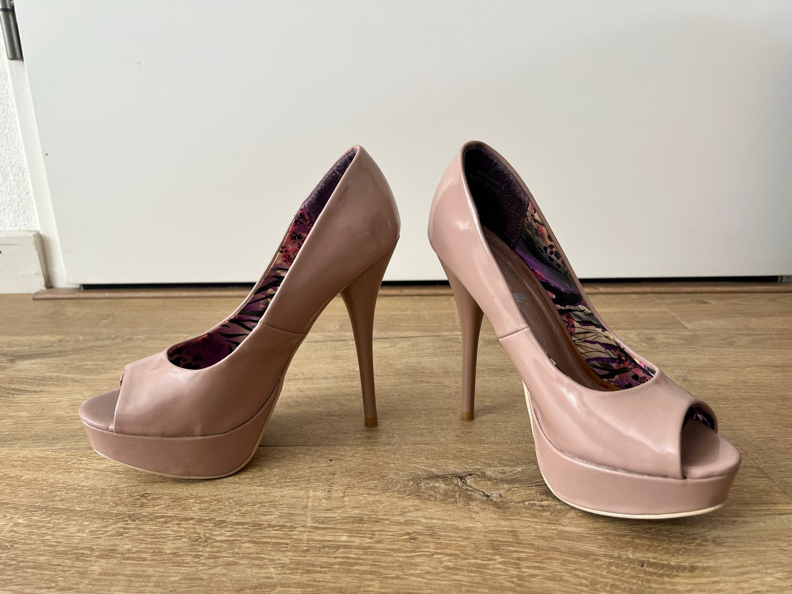 Nude peep-toe hakken van Blink, maat 36, Pumps, Overige kleuren, Nieuw, Ophalen of Verzenden