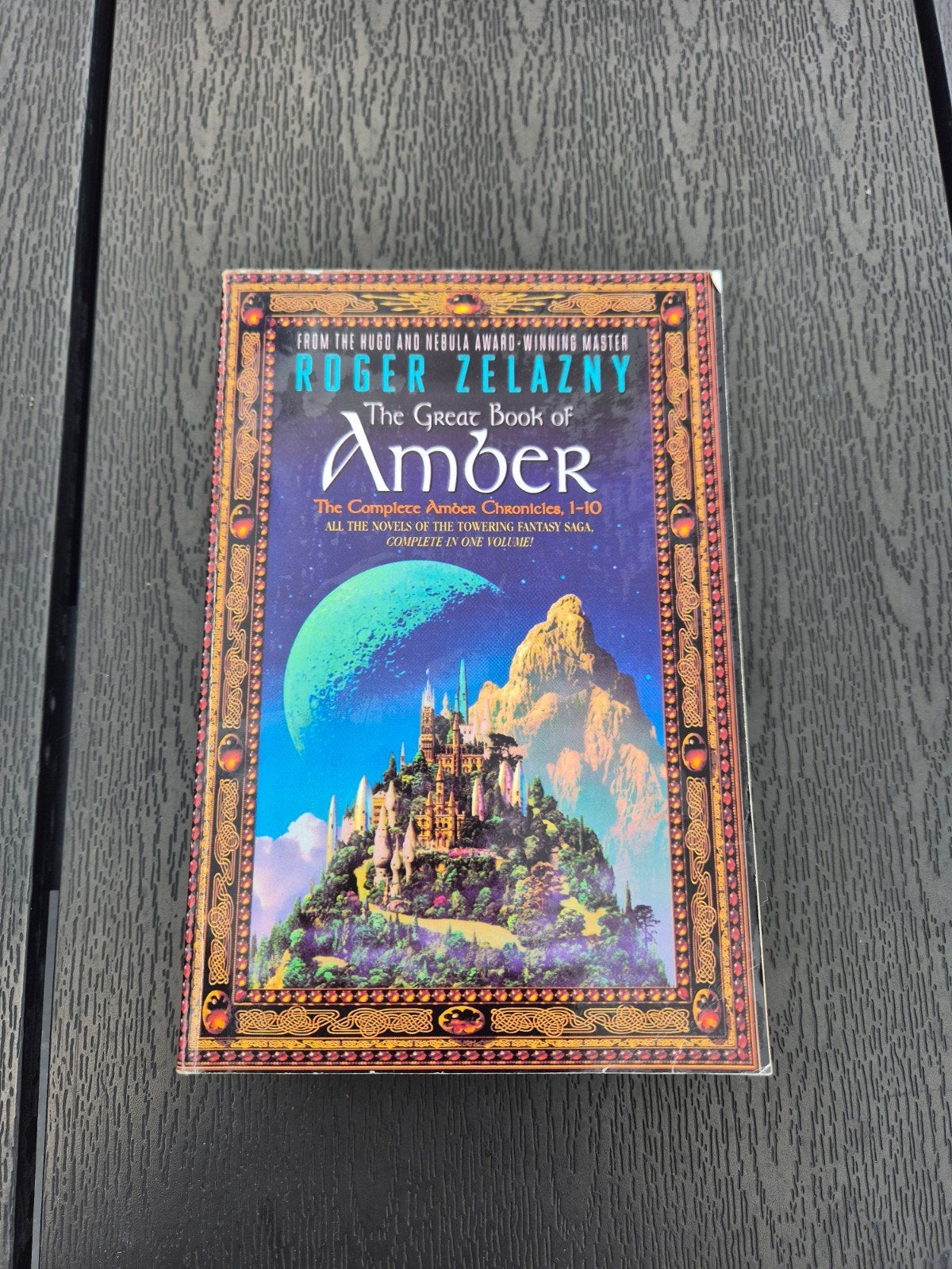 The great book of amber, Boeken, Ophalen of Verzenden, Gelezen