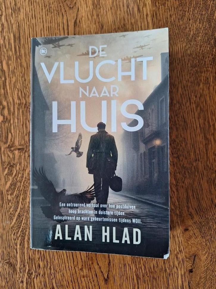 De vlucht naar huis, Alan Hlad, Ophalen of Verzenden, Gelezen