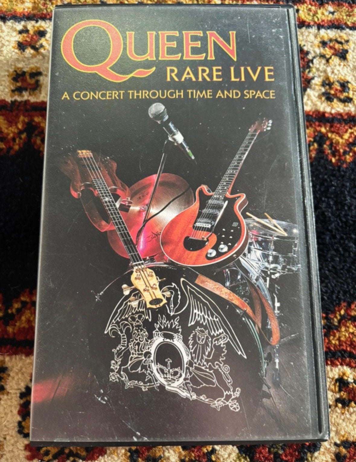 VHS / videocassette: Queen - Rare live (Nieuwstaat!), Engels, Alle leeftijden, Muziek en Concerten, Ophalen of Verzenden