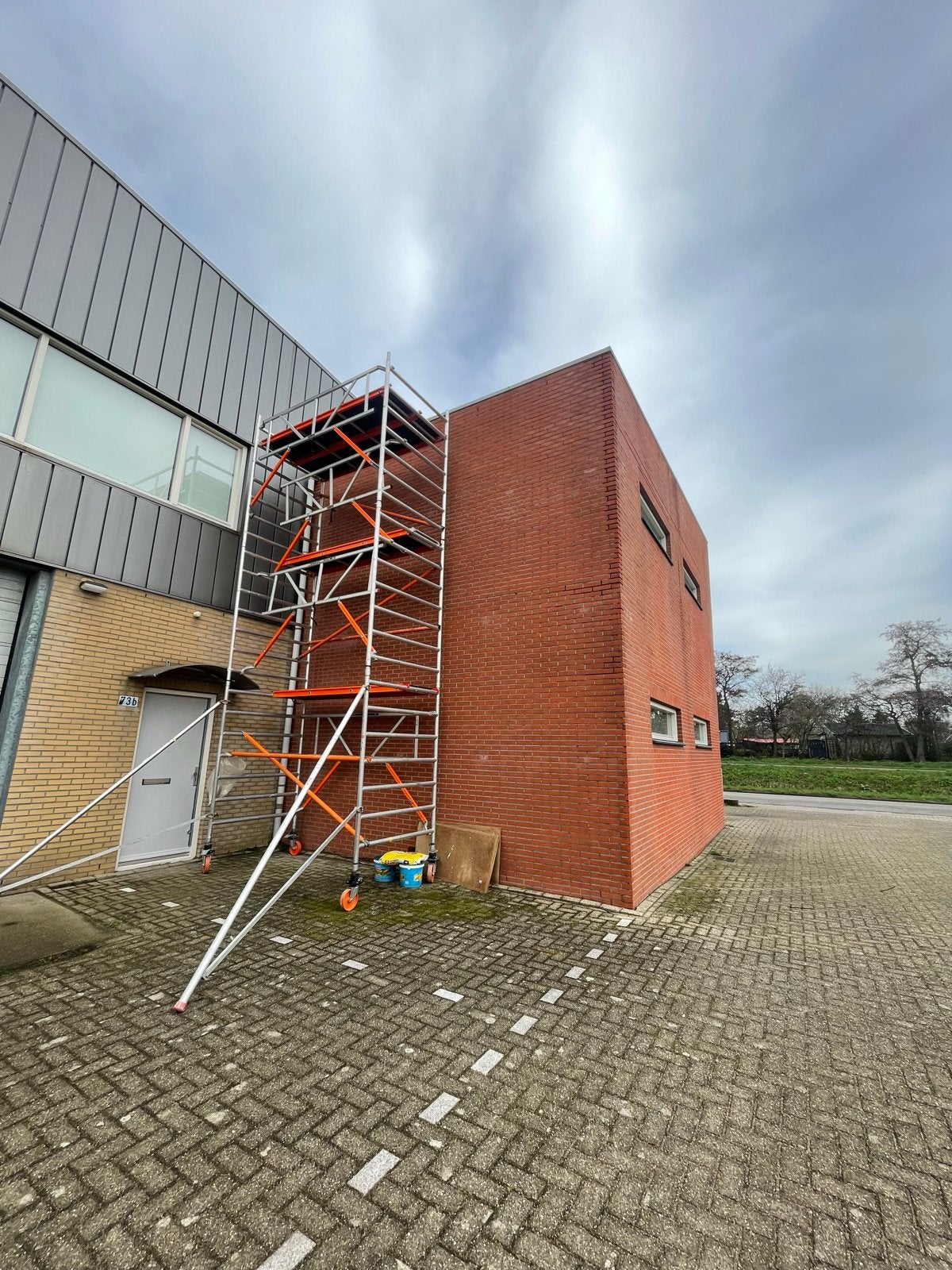 Aluminium rolsteiger 10m + 4m smalle bouwsteiger, Ophalen of Verzenden, Gebruikt, Rolsteiger of Kamersteiger, 5 meter of hoger