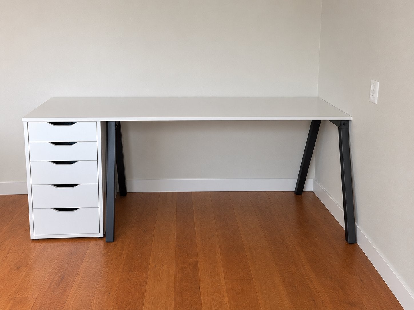IKEA Bureau met ladekast - ook los verkrijgbaar, Huis en Inrichting, Ophalen, Gebruikt, Met lades, Spaanplaat of MDF