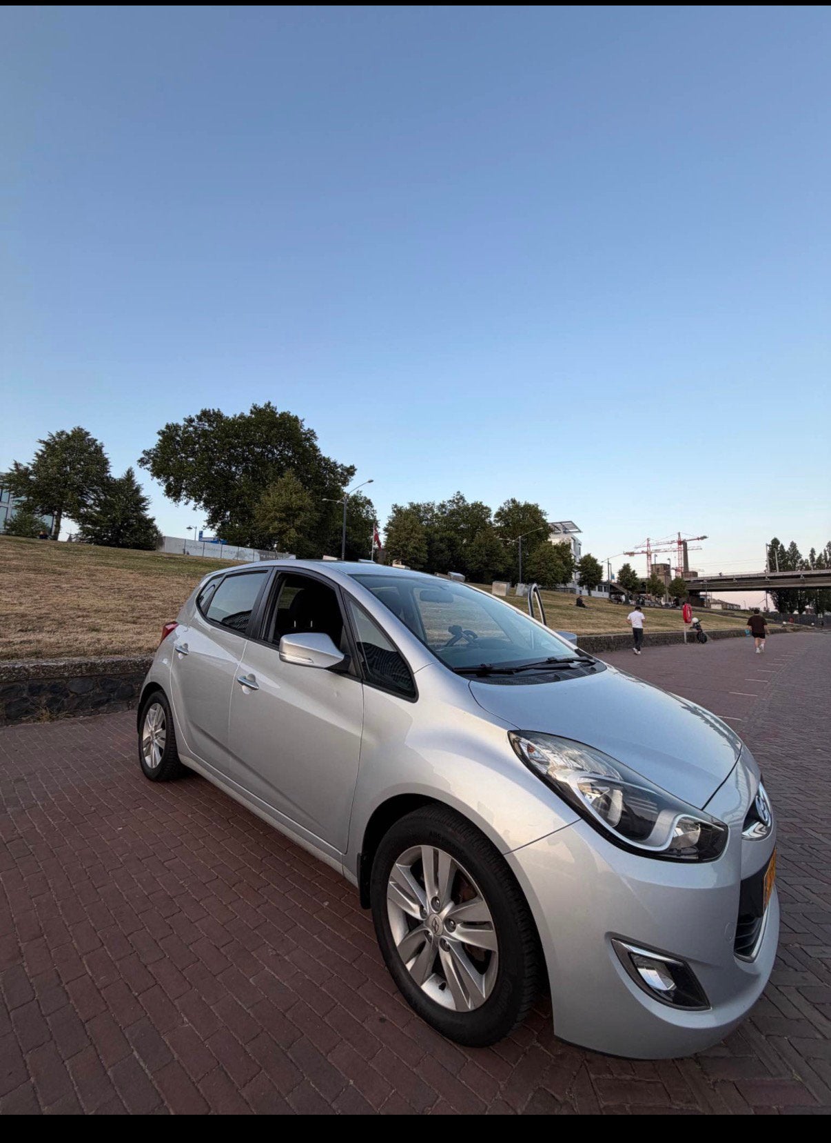 Hyundai iX20 1.4 Cvvt 2011 Grijs, Auto's, Voorwielaandrijving, 4 cilinders, 1396 cc, 1153 kg