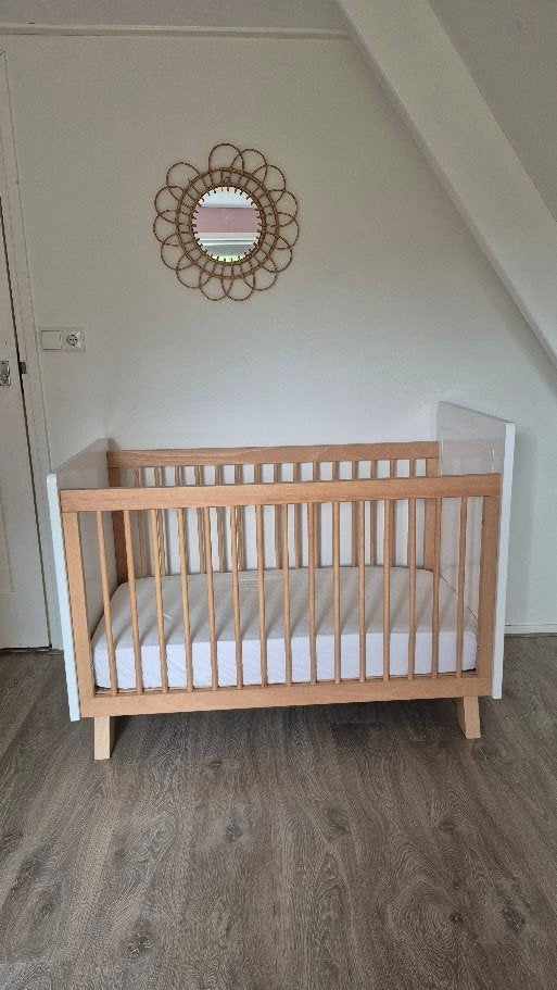 Bopita Lisa Babybed Wit met Beukenhouten Accenten, Ophalen, Gebruikt, 70 tot 85 cm, Minder dan 140 cm