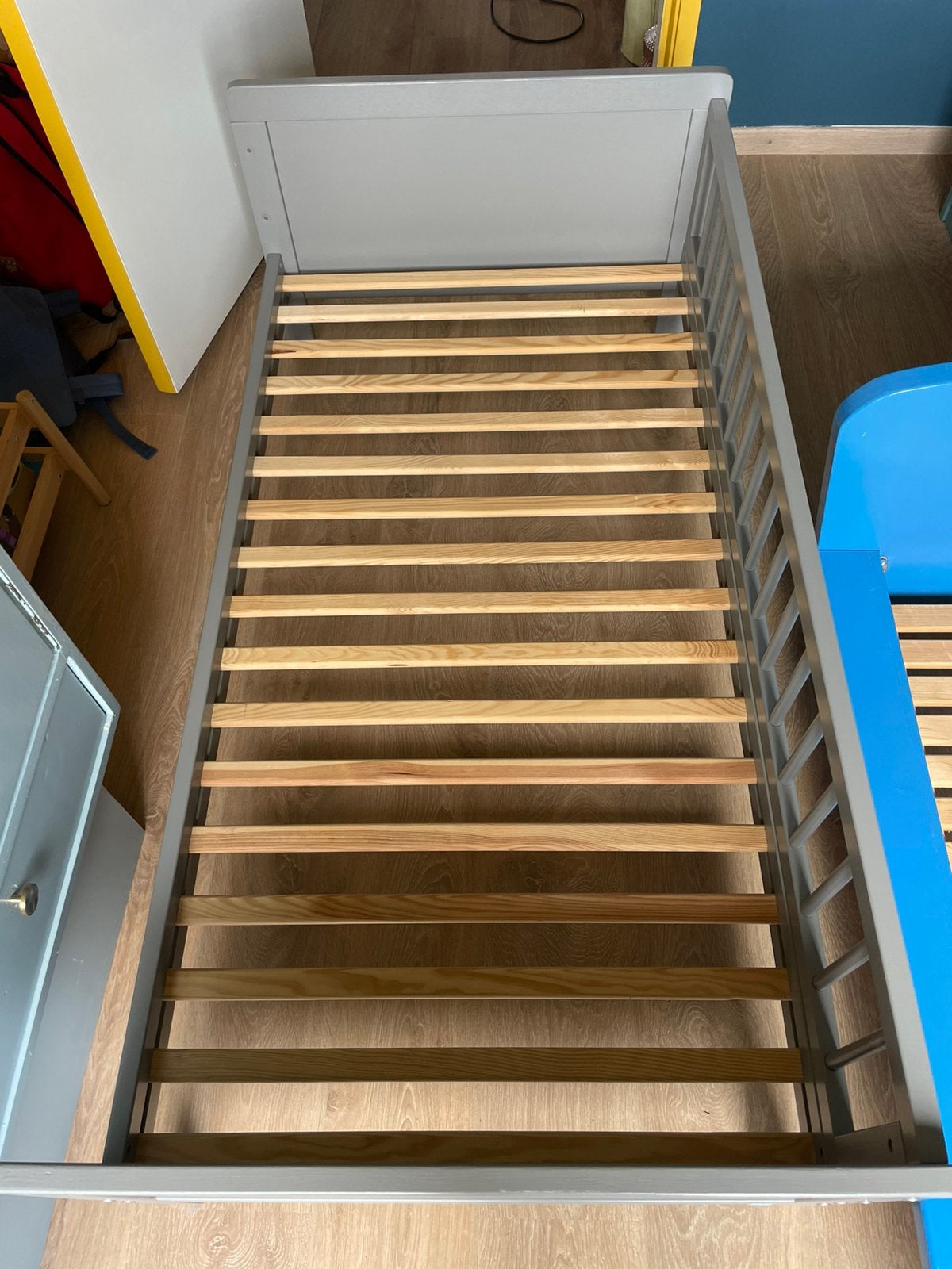 Peuterbed Petit Amelie antraciet, Kinderen en Baby's, Ophalen, Zo goed als nieuw, 140 tot 160 cm, 70 tot 85 cm