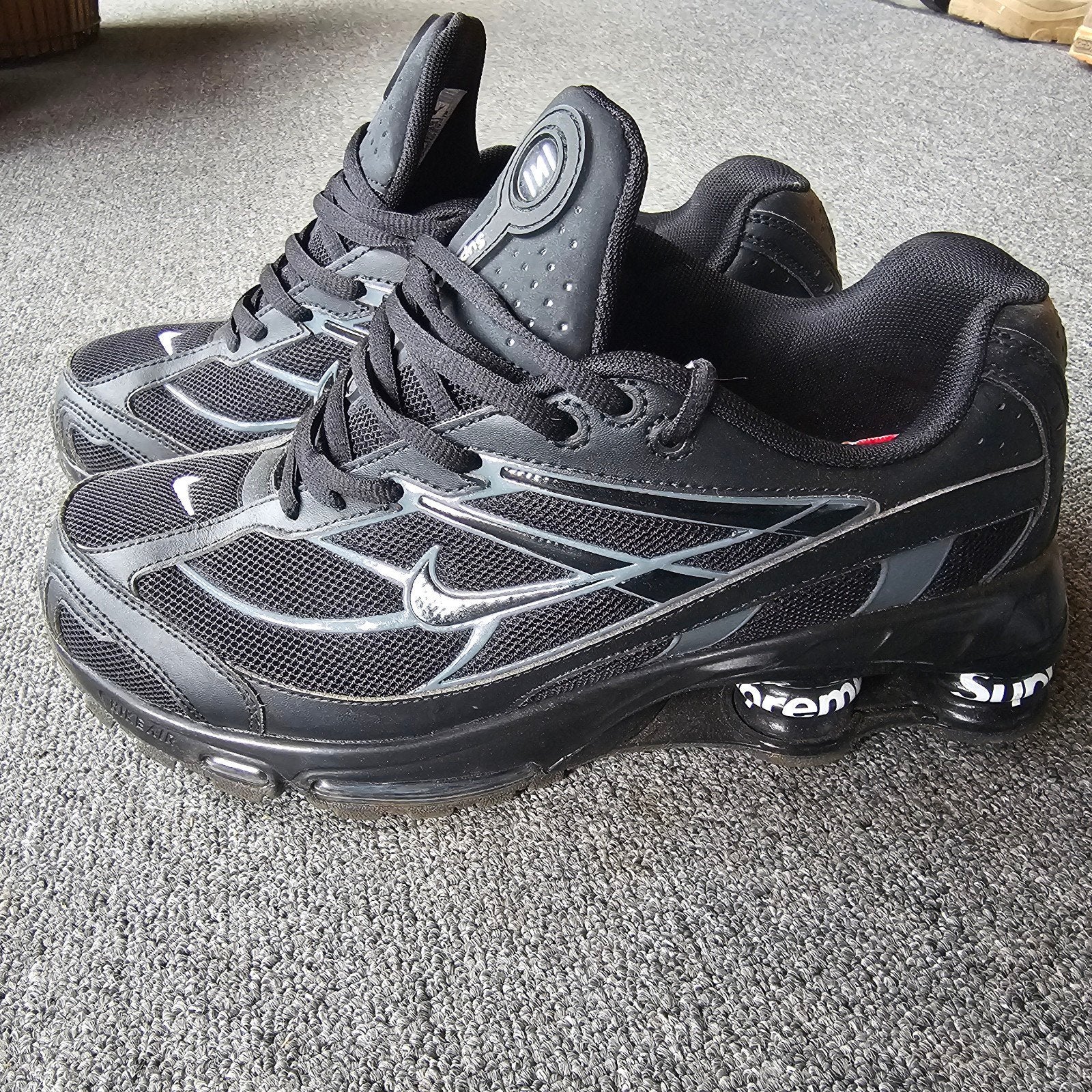 nike supreme maat 44, Ophalen of Verzenden, Zo goed als nieuw