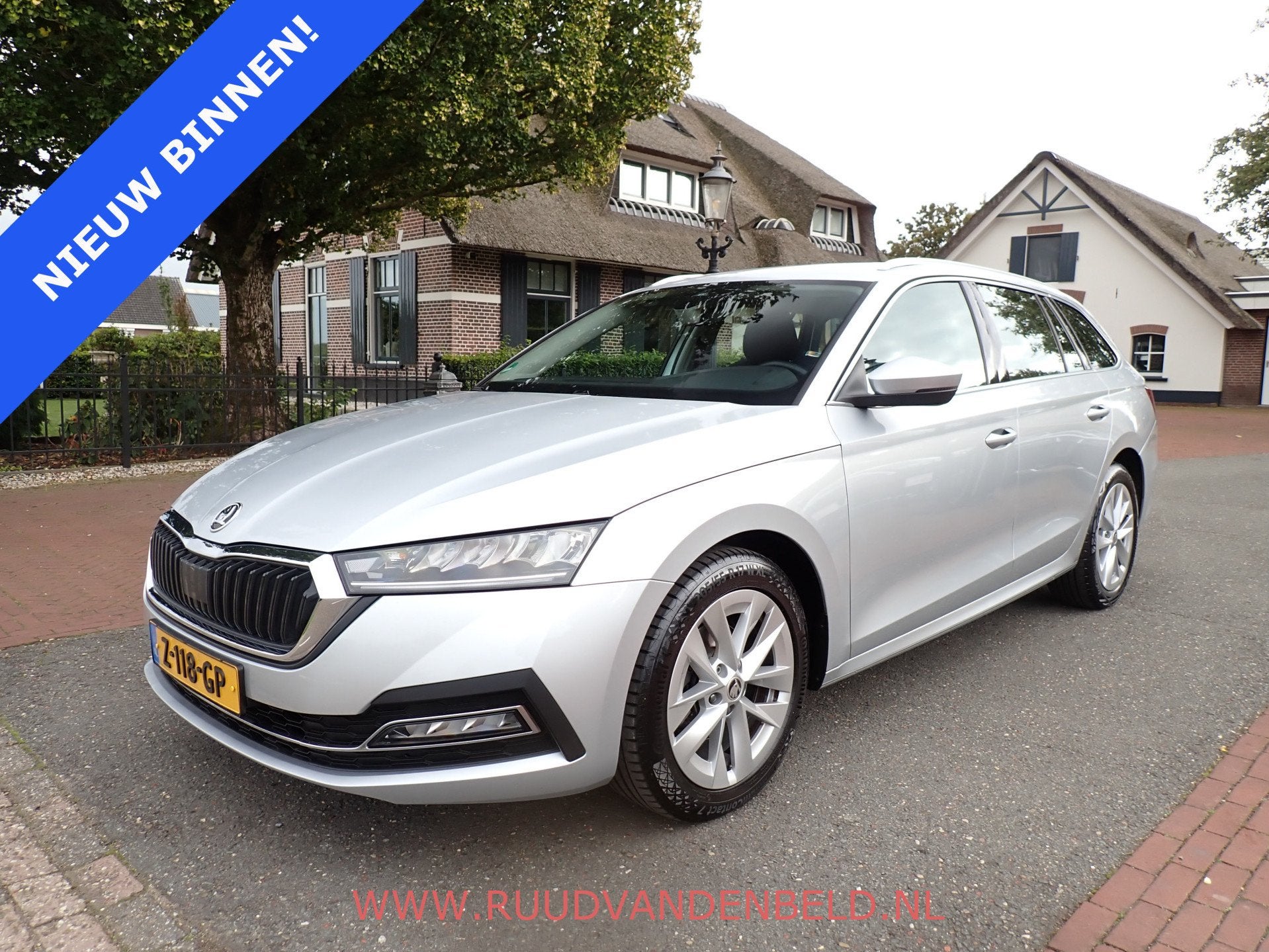 Skoda Octavia Combi 1.5 e-TSI / ACC / CARPLAY / KEYLESS / CA, Dealer onderhouden, Stof, Euro 6, 4 cilinders