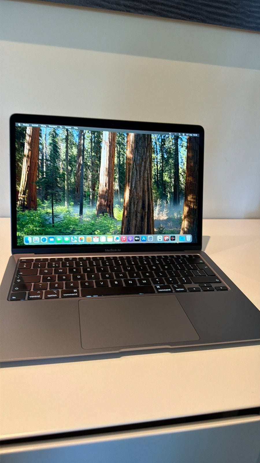 MacBook Air 2020 i5 Quad core 8GB 256GB