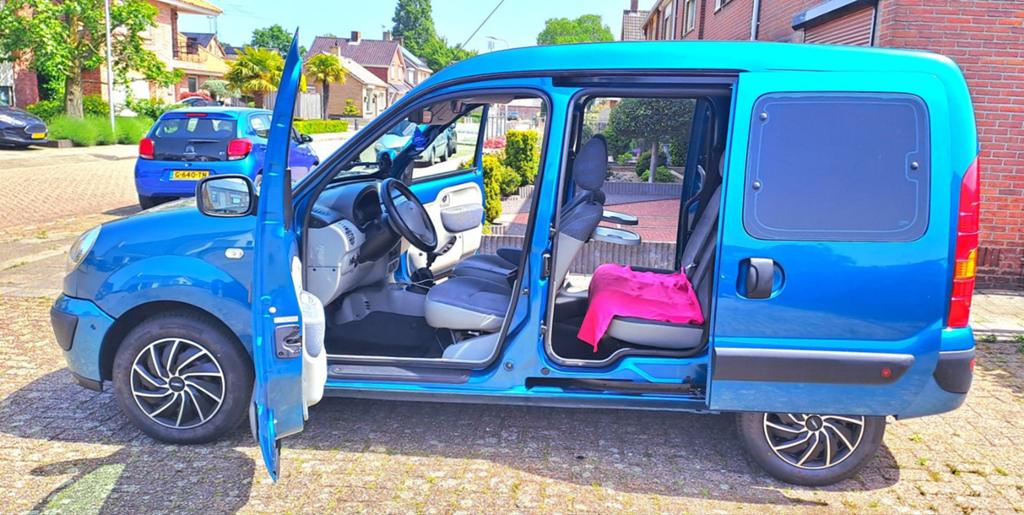 Renault Kangoo 1.6 16V campervan 5 persoons airco apk 2027, Stof, 4 cilinders, Blauw, 49 €/maand