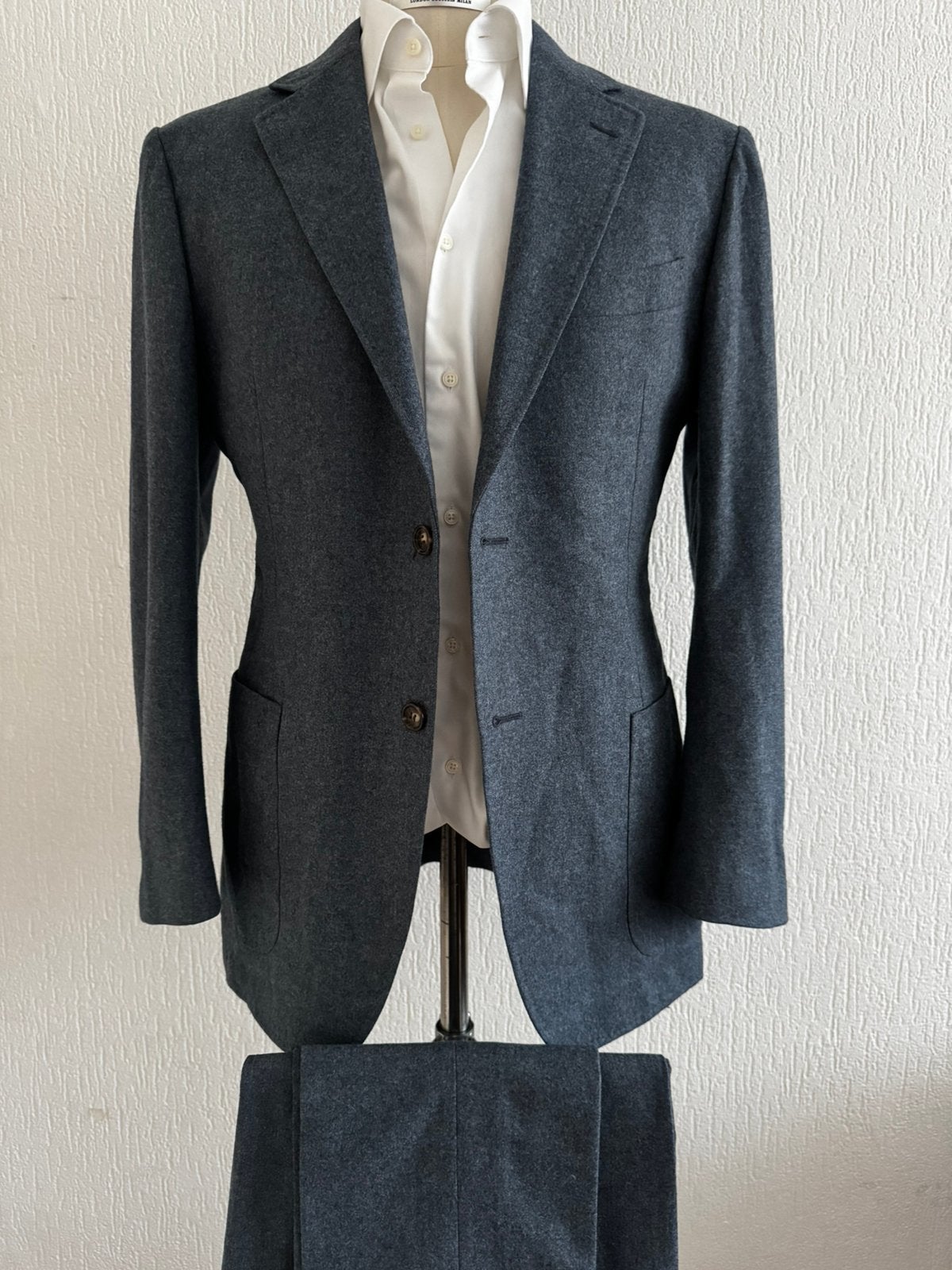 SUITSUPPLY Pak, Verzenden, Zo goed als nieuw, Maat 48/50 (M), Grijs
