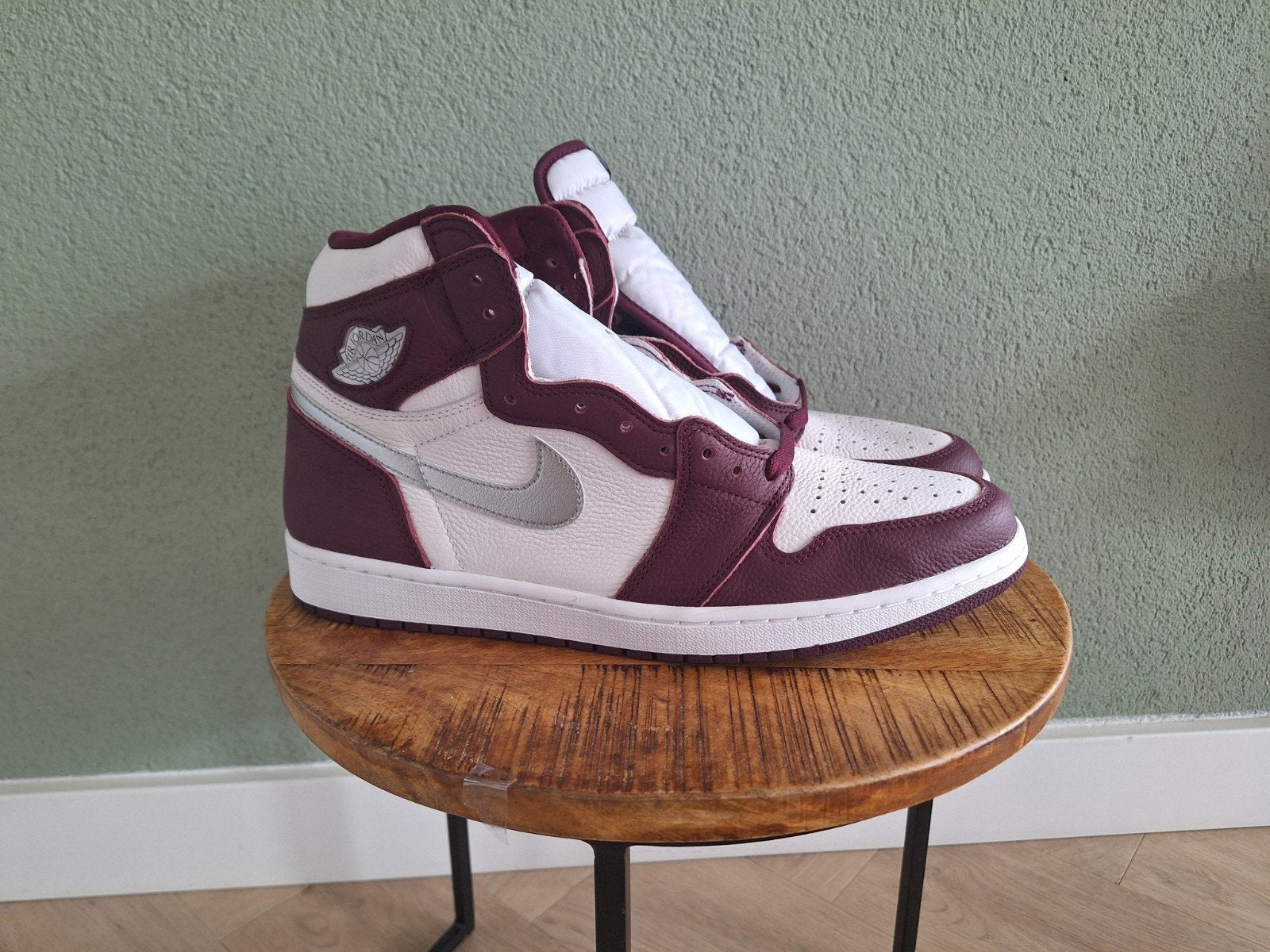Jordan Retro High OG Bordeaux Rood - Maat 47.5 - Nieuw!, Kleding | Heren, Overige kleuren, Nieuw, Ophalen of Verzenden, Sneakers of Gympen