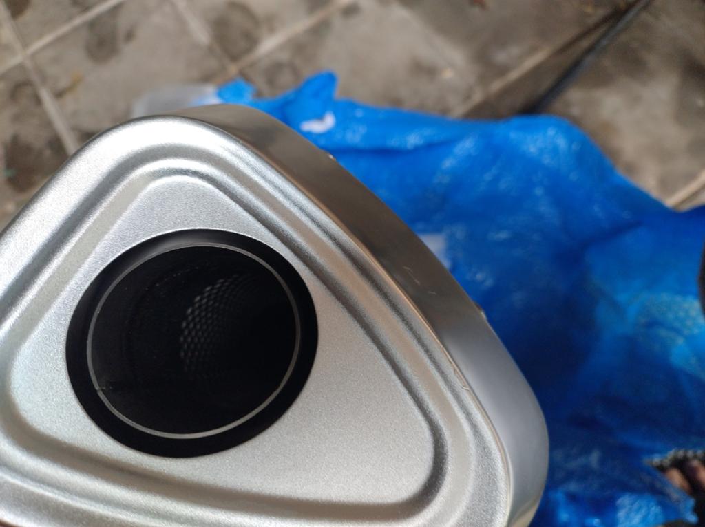Originele uitlaatdemper voor een Suzuki GSX-R 750,, Ophalen