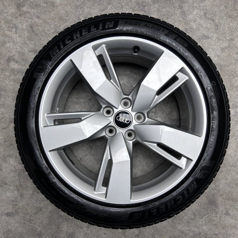 19 inch originele velgen + winterbanden Audi A6 C8, 19 inch, Gebruikt, -, -