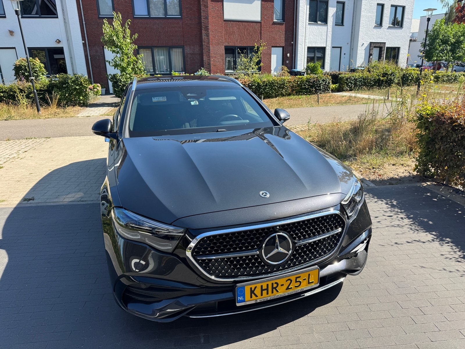 Mercedes-Benz E-Klasse E300 e 313pk 9G-TRONIC 2025 Grijs, Automaat, Achterwielaandrijving, 4 cilinders, 167 km/l