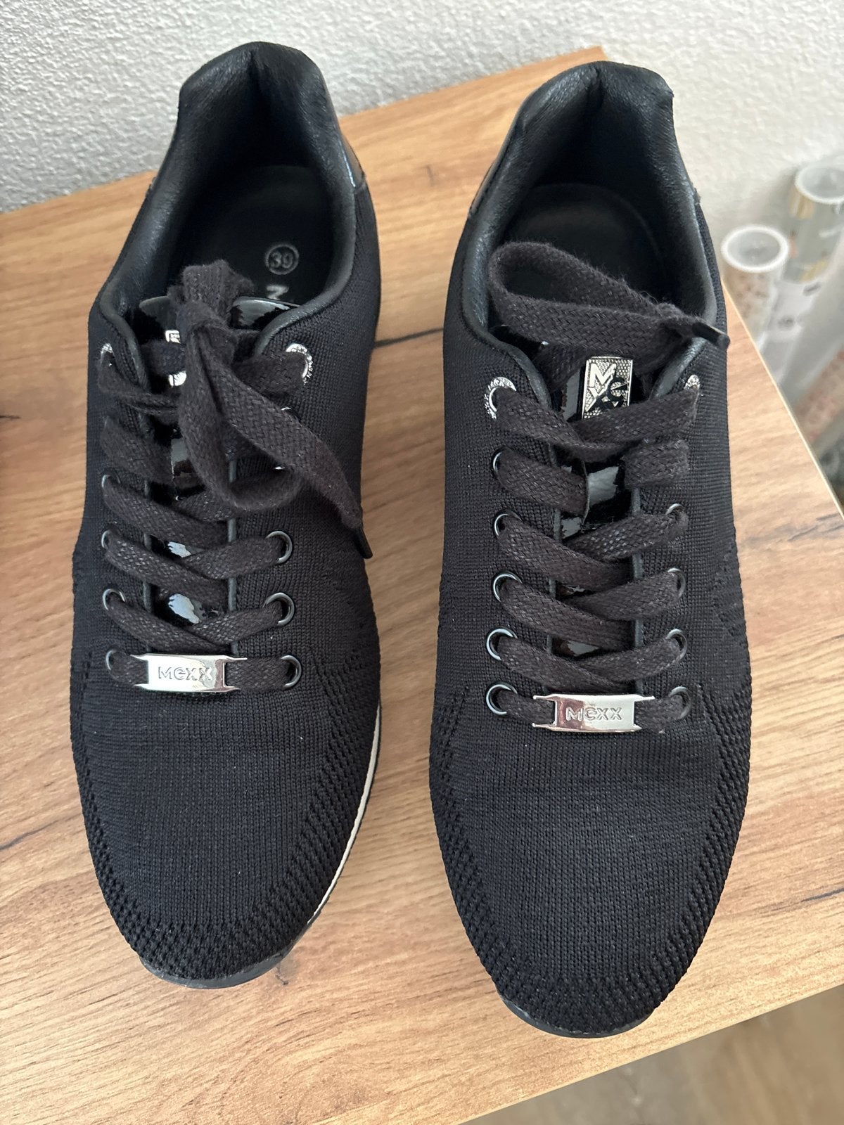 Mooie zwarte Mexx sneakers - Maat 39, Ophalen of Verzenden, Zo goed als nieuw, Zwart, Sneakers of Gympen