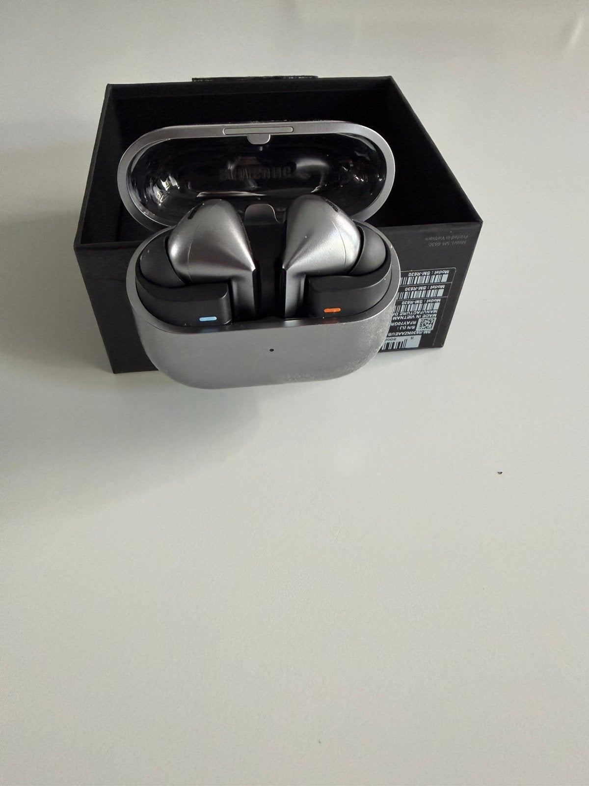 Samsung Galaxy Buds 3 Pro (Grijs) – Zo goed als nieuw!, Telecommunicatie, Mobiele telefoons | Oordopjes, Ophalen of Verzenden