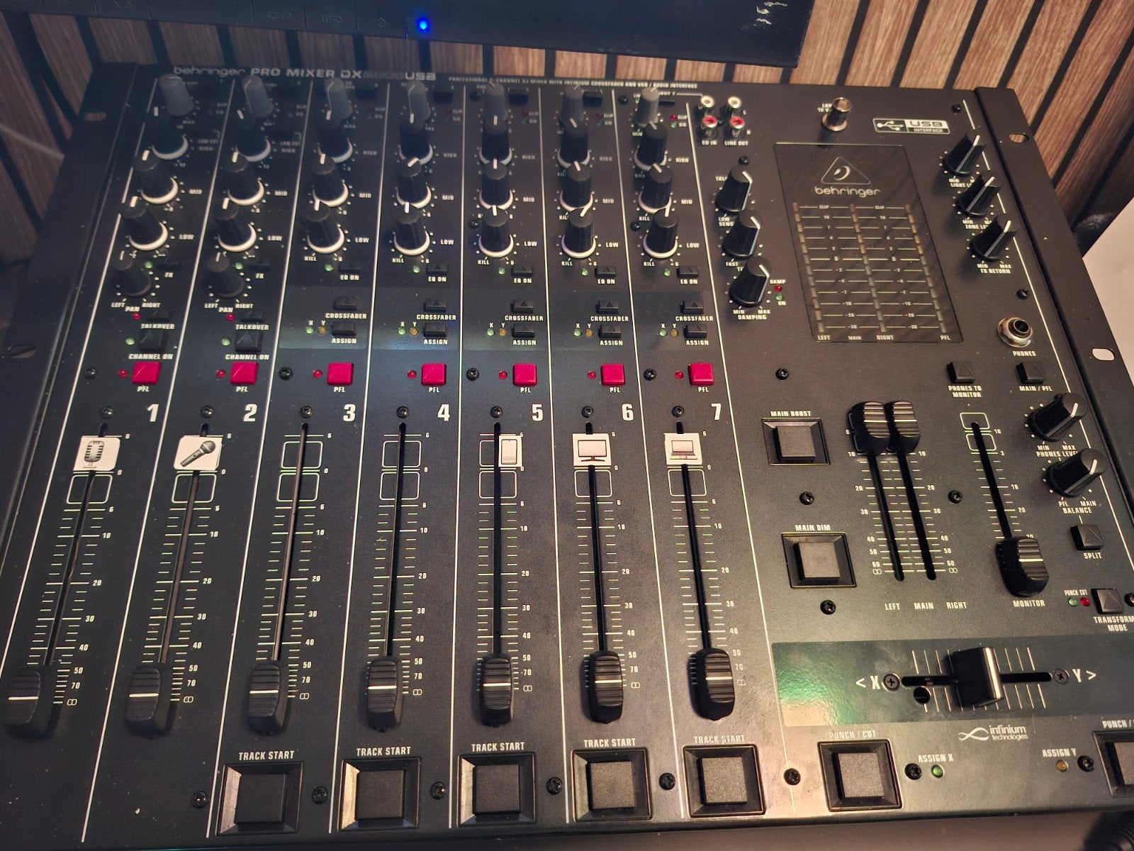 Behringer PRO MIXER DX USB DJ-mixer, Muziek en Instrumenten, Ophalen, Gebruikt, 5 tot 10 kanalen, Microfooningang