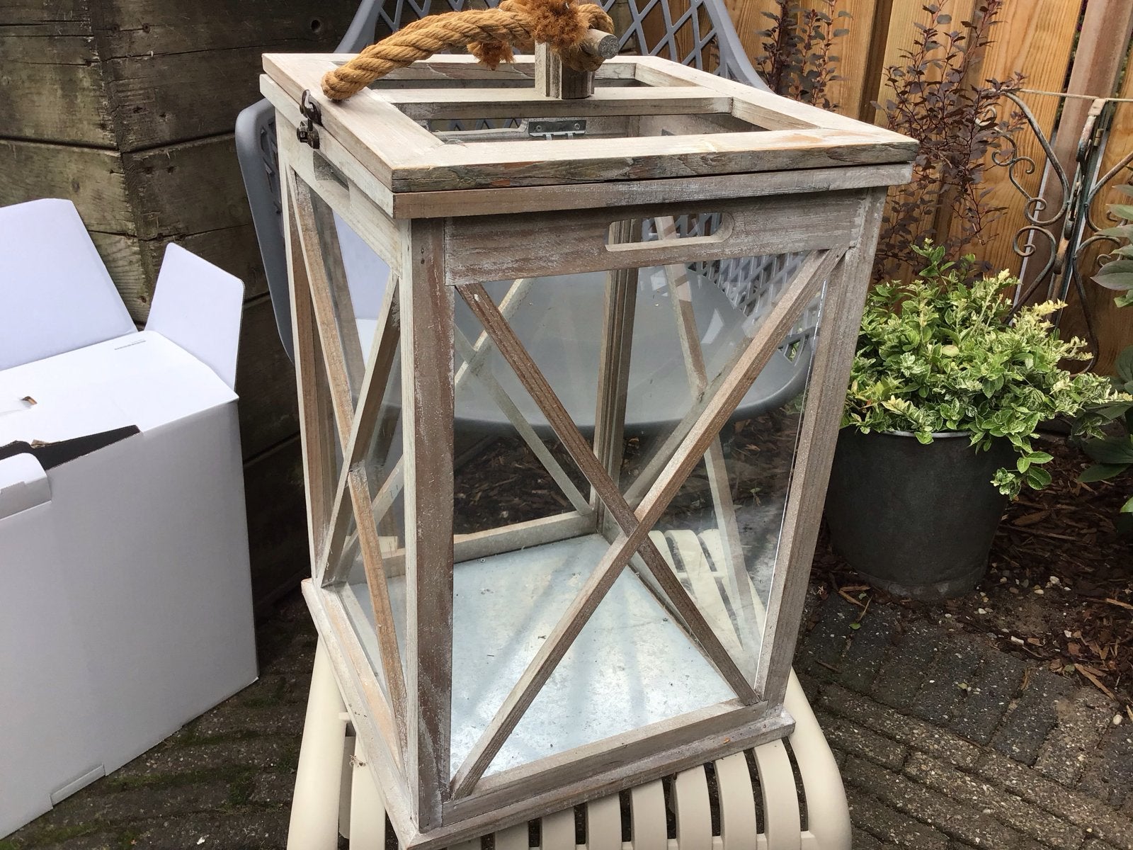 Grote houten lantaarn met touw handvat, Hout, Gebruikt, Ophalen of Verzenden, Landelijk