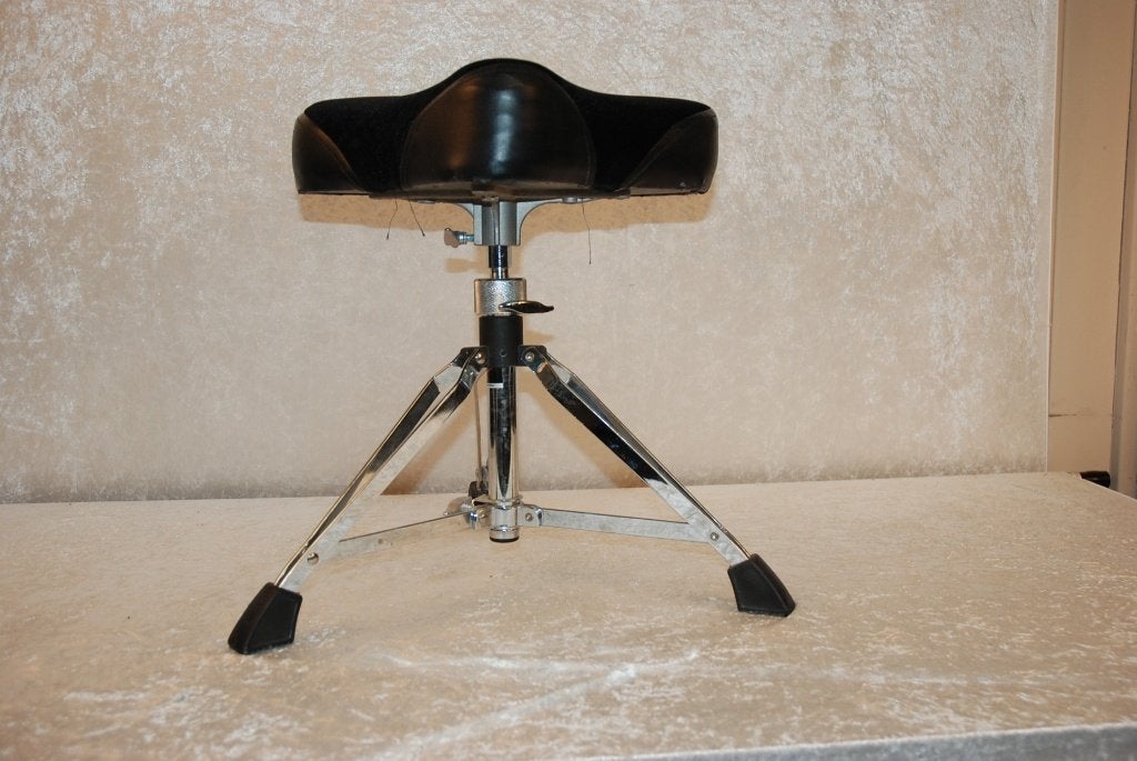 Basix zadel kruk met spindel   <26261379>, Muziek en Instrumenten, Instrumenten | Onderdelen, Gebruikt, Basix, ., Drums of Percussie