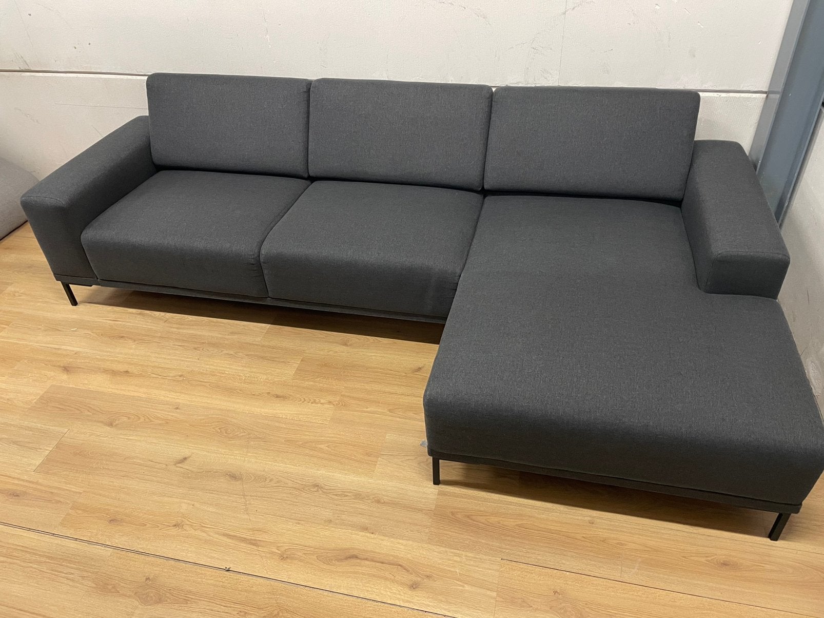 Moderne Grijze Hoekbank met Chaise Longue - GEREINIGD!!!, Ophalen, 250 tot 300 cm, Luxe, Hoekbank