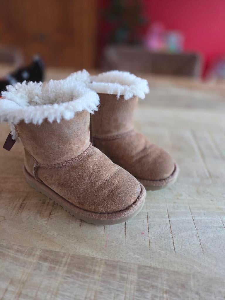 Ugg laarsjes, Kinderen en Baby's, Ophalen of Verzenden, Zo goed als nieuw, Meisje, Laarsjes