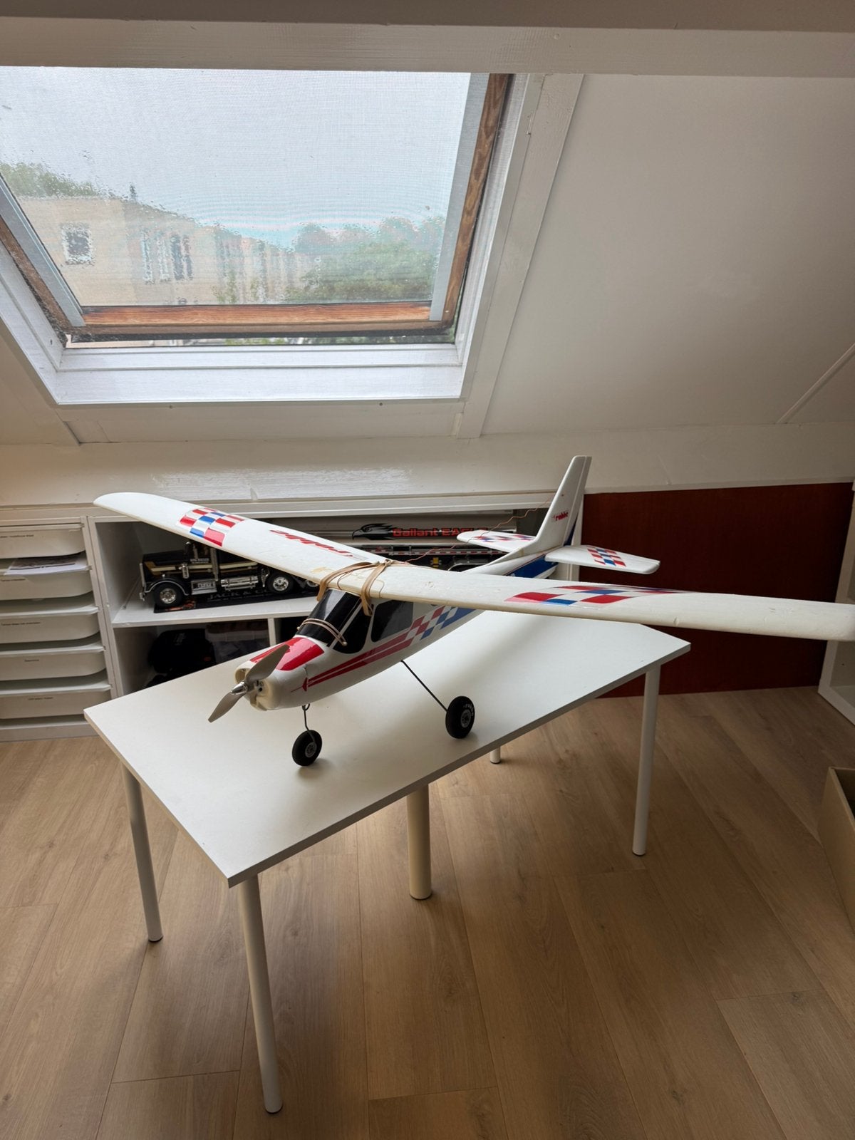 Robbe Cessna 152 vliegklaar + Robbe Charter + FC15 zender, Ophalen, Zo goed als nieuw
