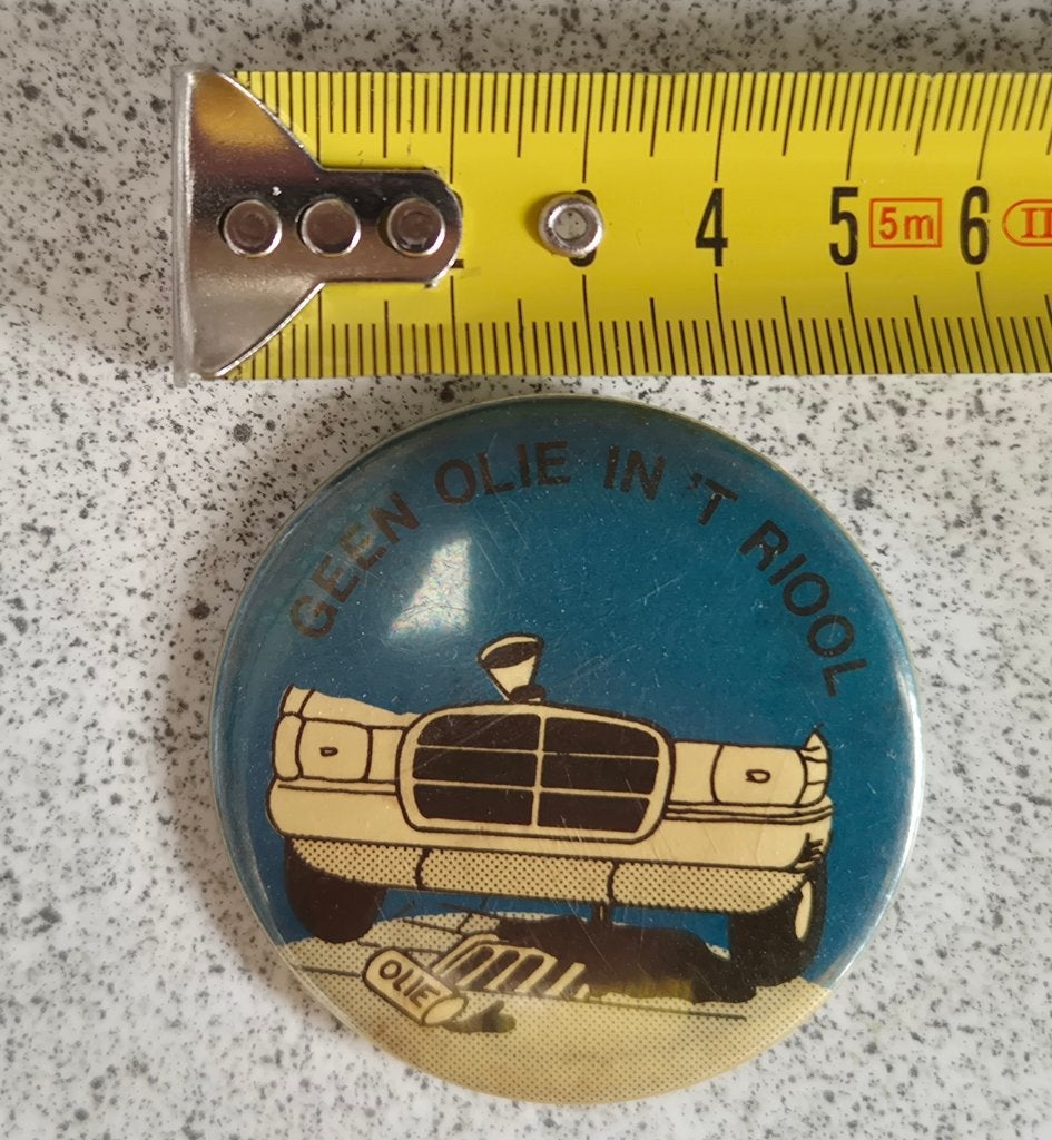 Button - Mercedes-Benz - Geen olie in 't riool, Verzamelen, Ophalen of Verzenden, Gebruikt, Merk, Button