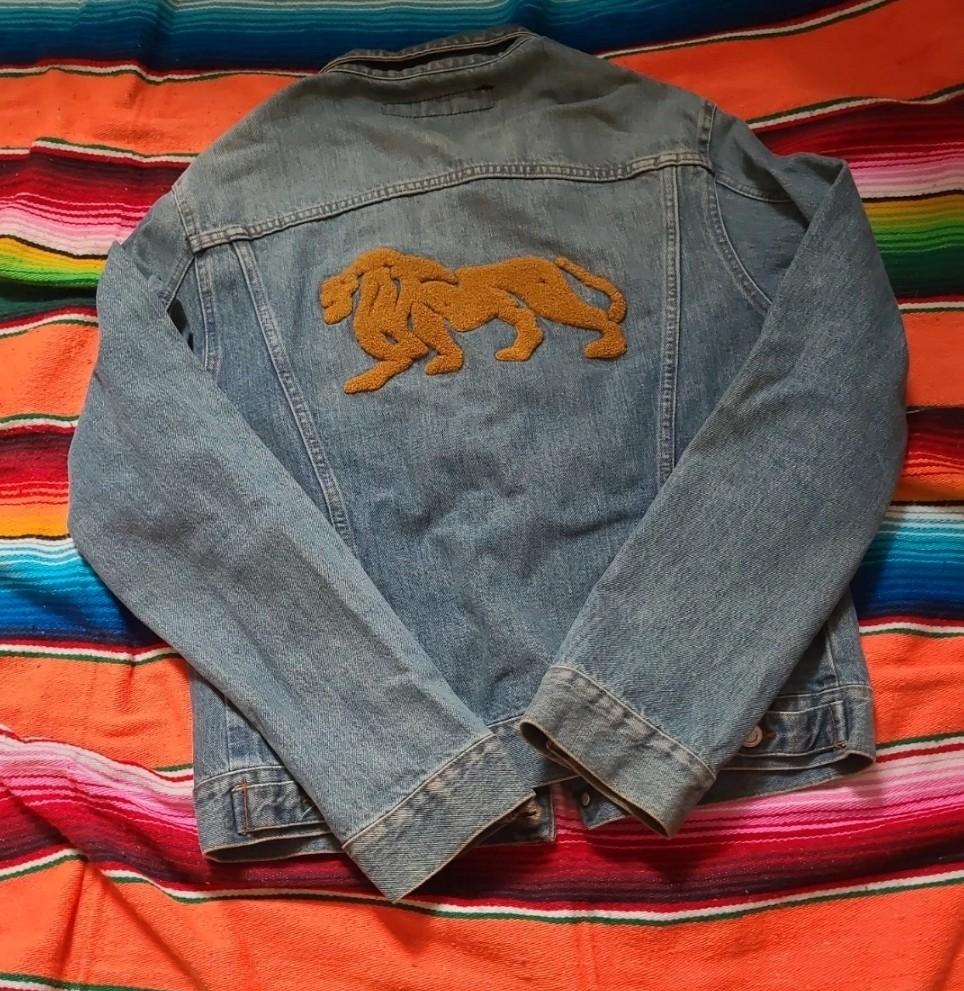 Vintage Lonsdale spijkerjasje met leeuw op rug - Maat L, Kleding | Heren, Ophalen, Maat 52/54 (L), Blauw, Lonsdale