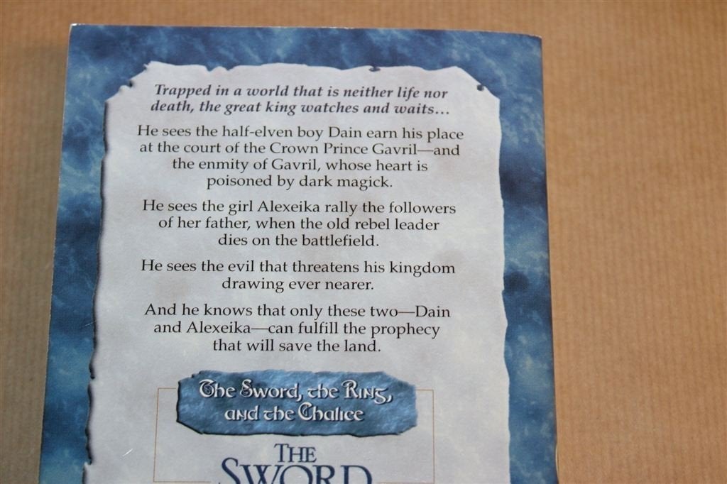 The Sword — Chester, Boek 1 Sword Ring Chalice, Boeken, Ophalen of Verzenden, Gelezen