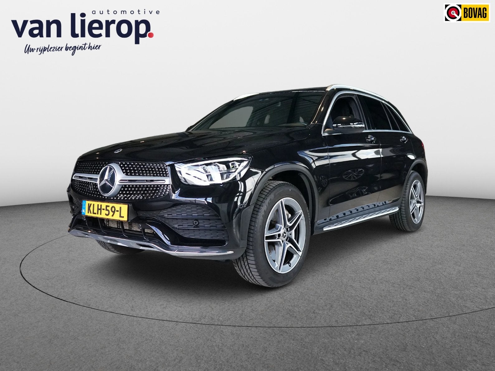Mercedes-Benz GLC-klasse 300e 4MATIC AMG | TREKHAAK | PANO, Auto's, Mercedes-Benz, Automaat, Gebruikt, Zwart, 4 cilinders