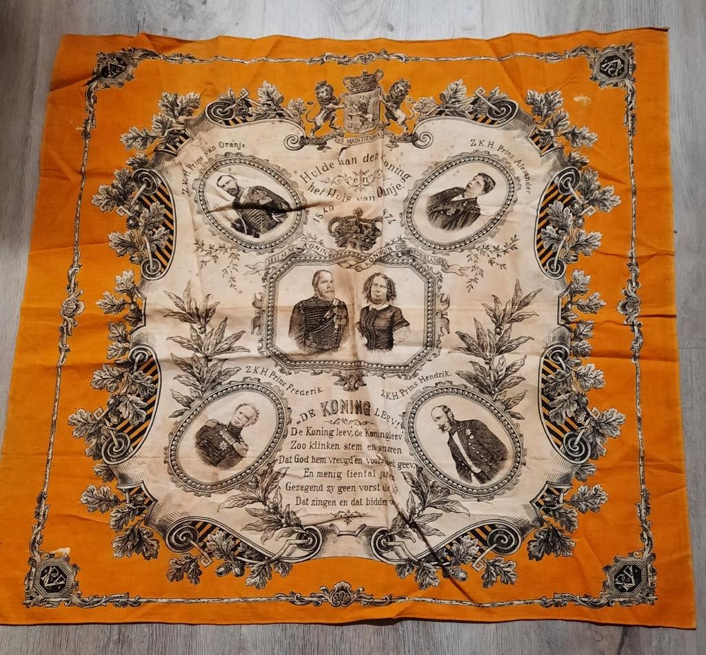 Herdenkingsdoek Koning Willem III en Koninklijke Familie, Verzamelen, Ophalen of Verzenden, Gebruikt, Tijdschrift of Boek
