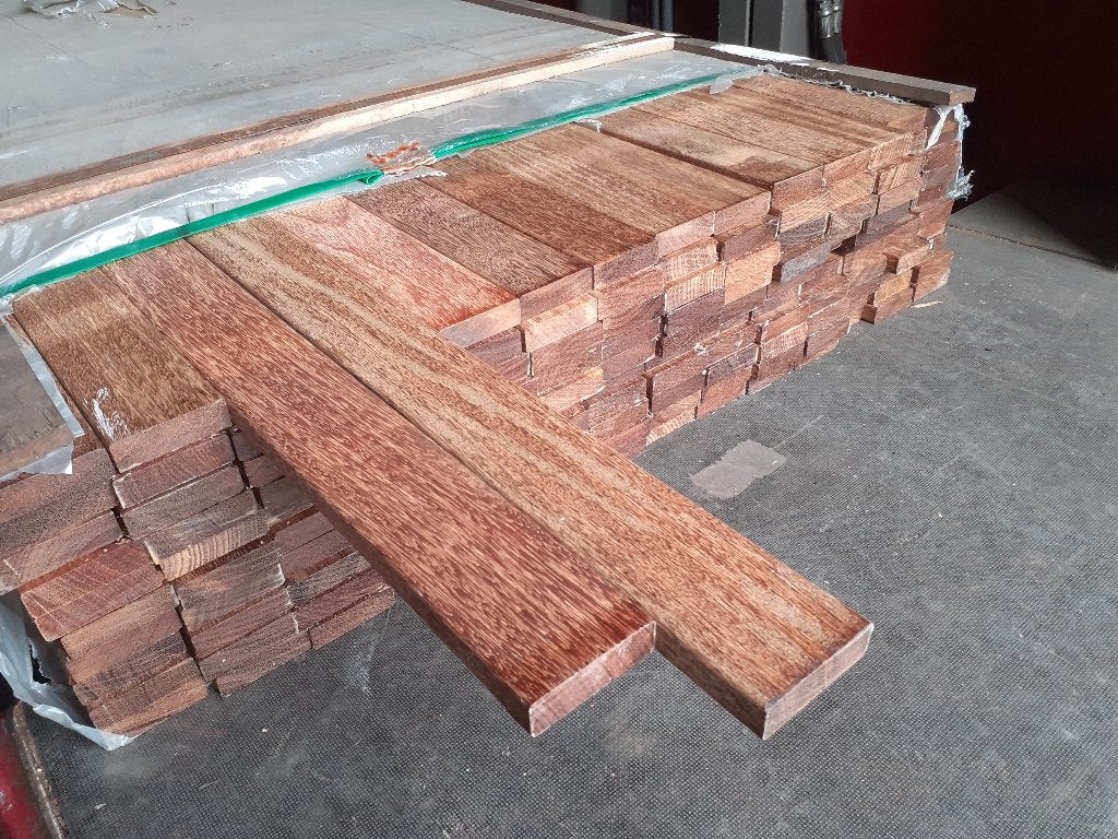 Partij hardhout latten 21x70mm- 431 stuks lengte 90 en 185cm, Planken, Nieuw, Ophalen of Verzenden, Hardhout