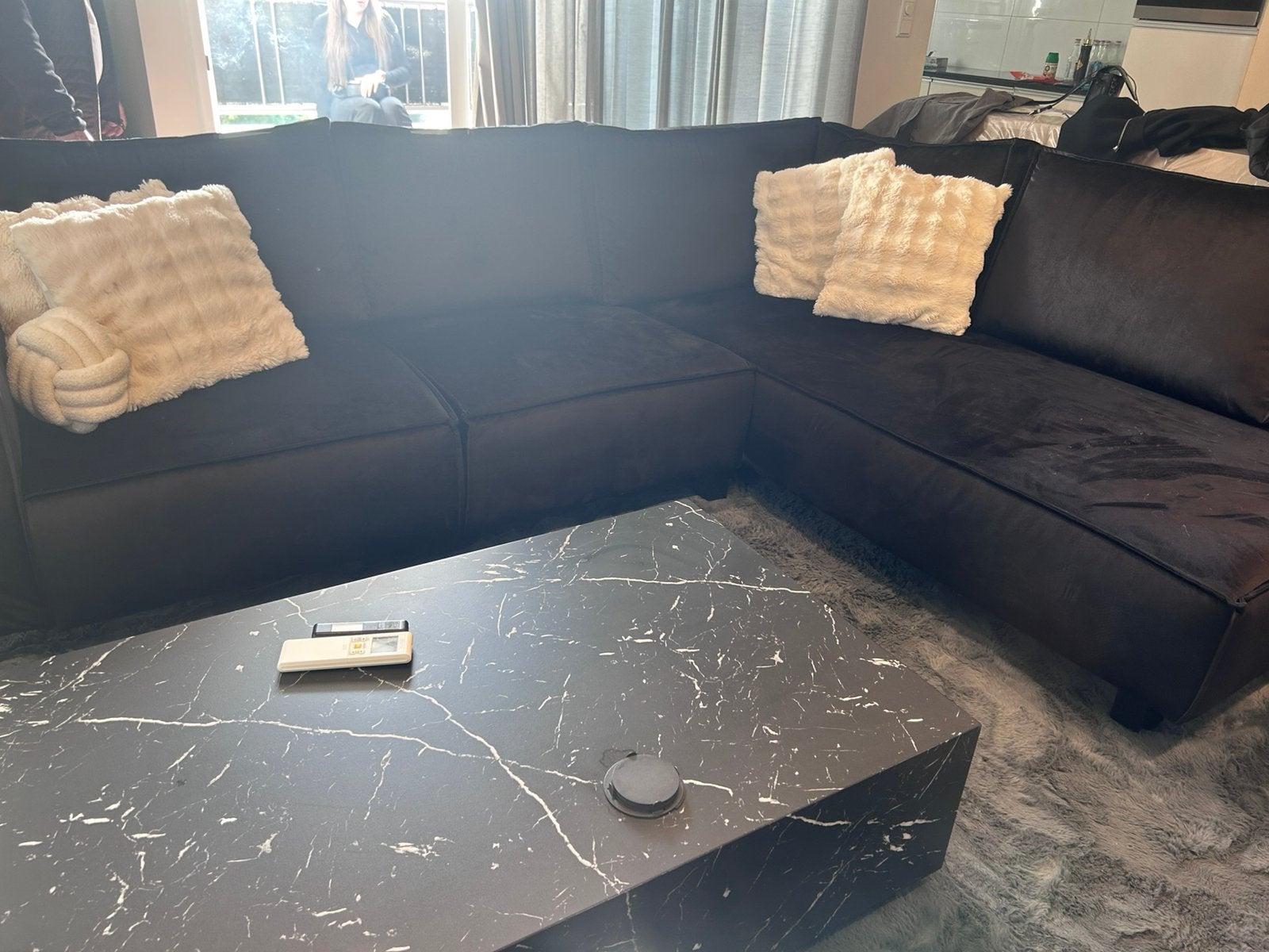 Mooie Zwarte Hoekbank velvet eventueel ook met tafel, Ophalen, Hoekbank, Zo goed als nieuw, Stof