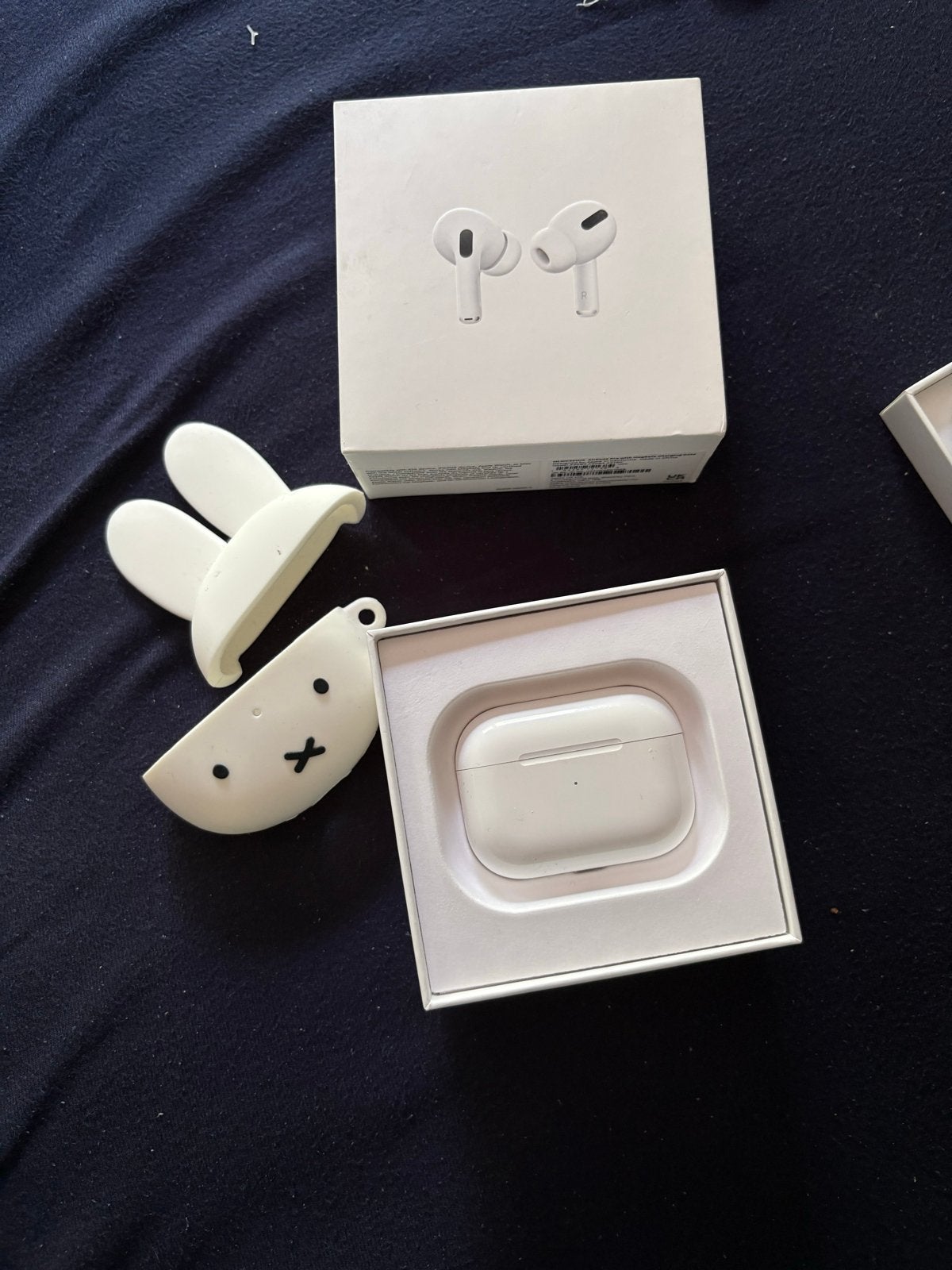 Apple AirPods Pro (2e generatie) met Miffy hoesje