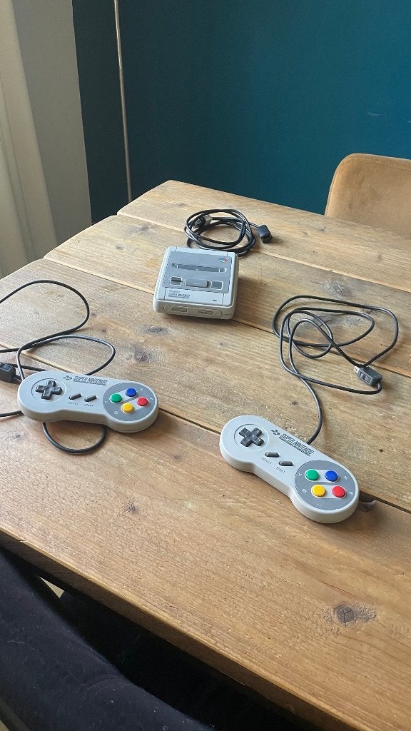 Nintendo Classic Mini SNES + 2 controllers + verlengkabel, Ophalen of Verzenden, Gebruikt, Met 2 controllers
