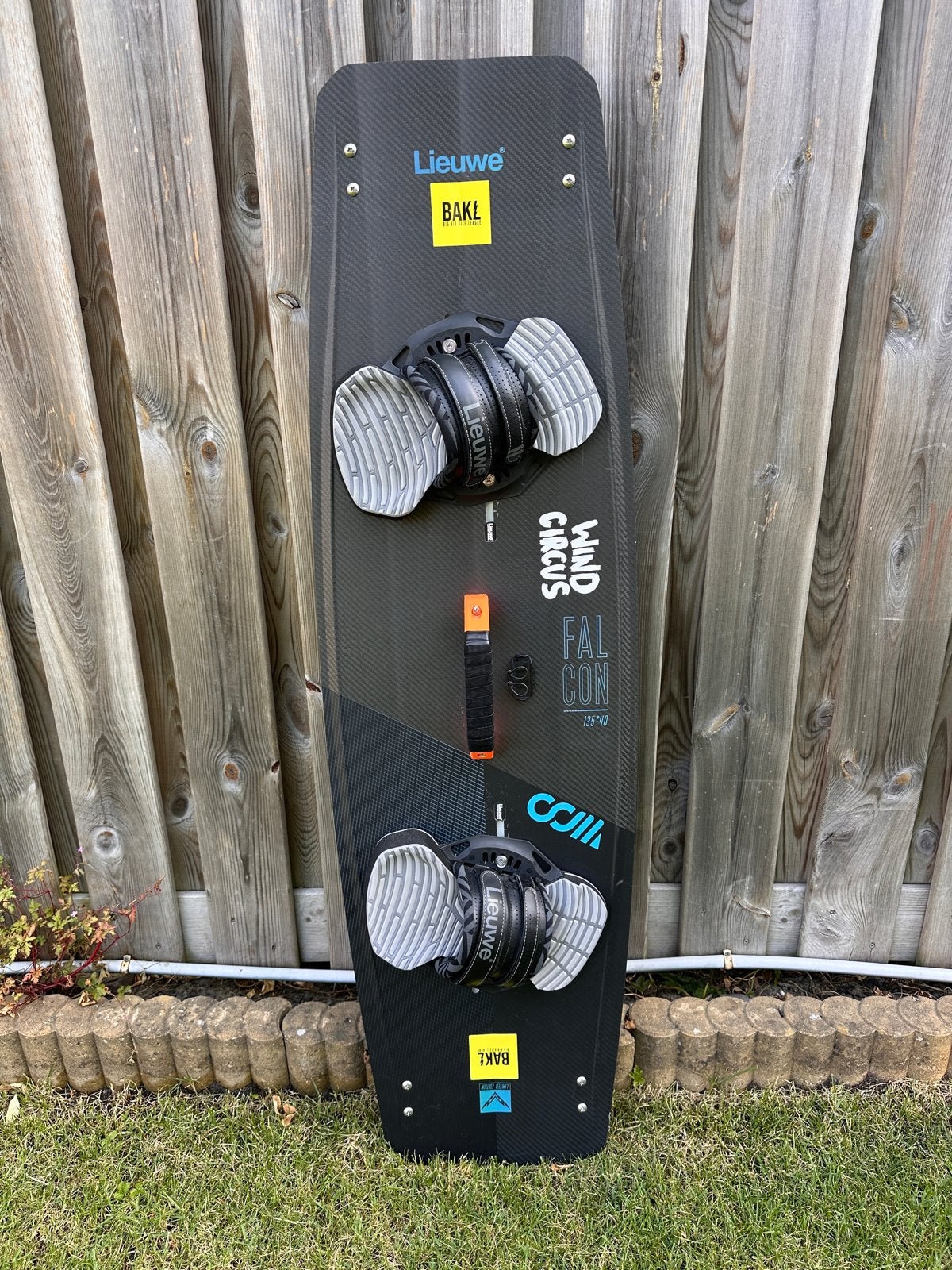 Lieuwe Falcon Limited Edition 135cm, Ophalen, Twintip, Kiteboard, Zo goed als nieuw